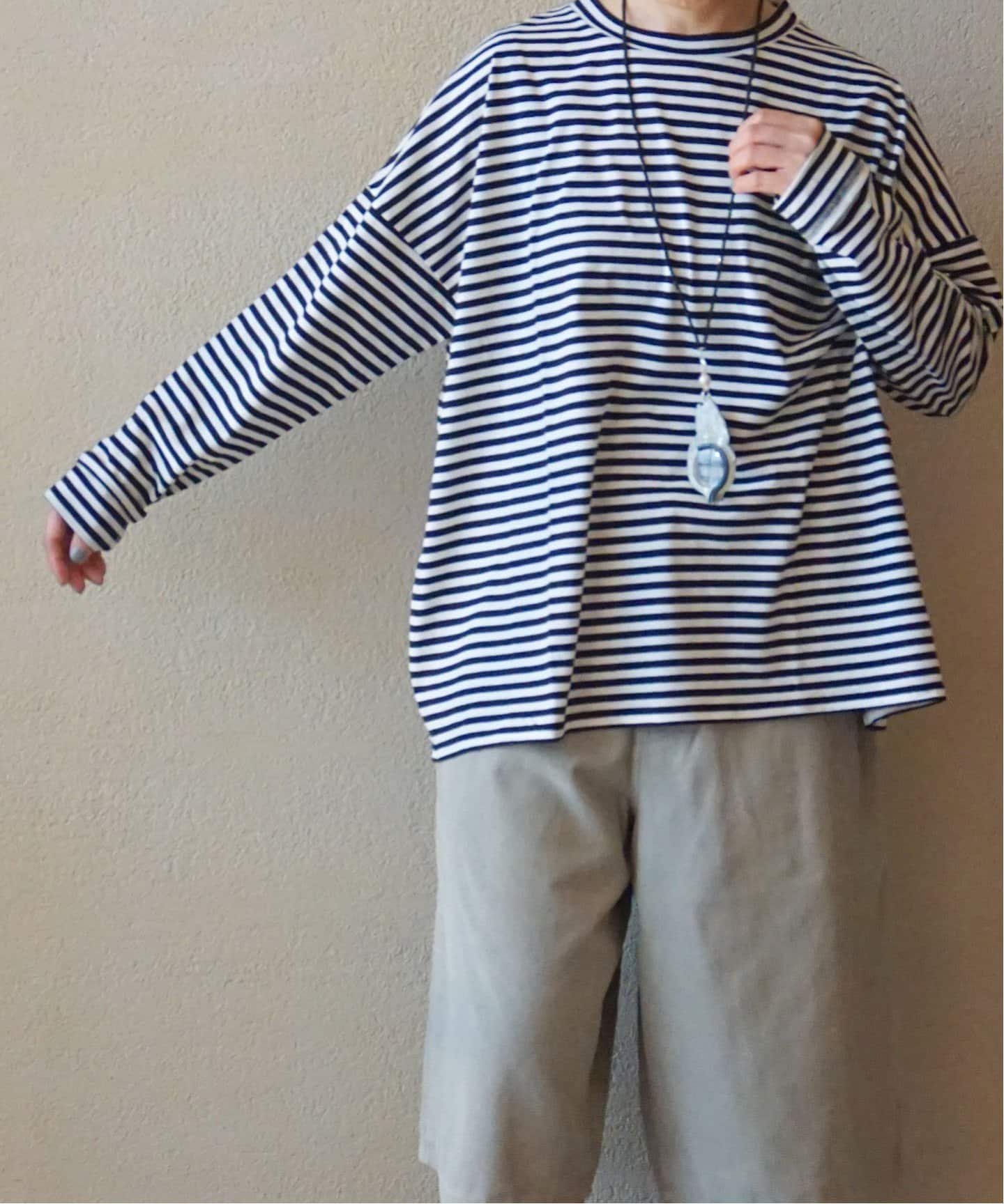 岩附 チェア IWC-303 アイボリー 背もたれにキズあり 椅子