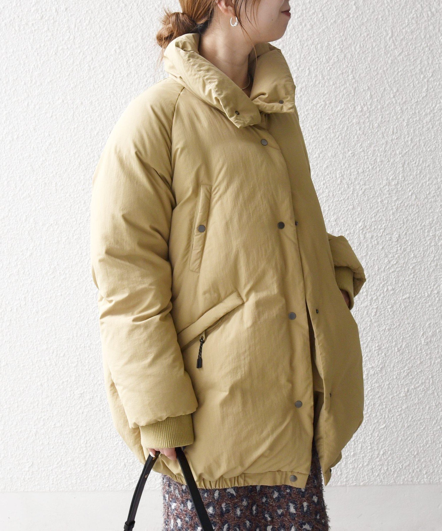 SHIPS｜SHIPS any: ナイロン スタンドカラー ダウン コクーン コート