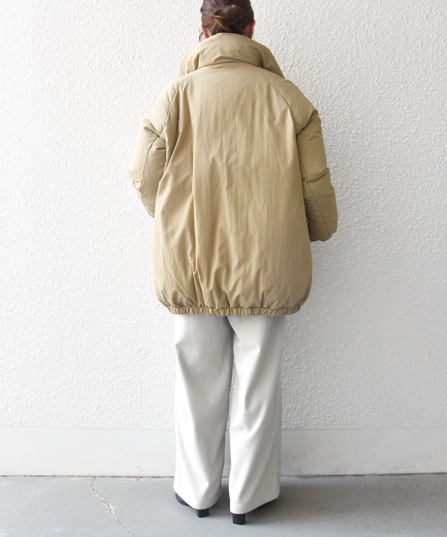 SHIPS｜SHIPS any: ナイロン スタンドカラー ダウン コクーン コート