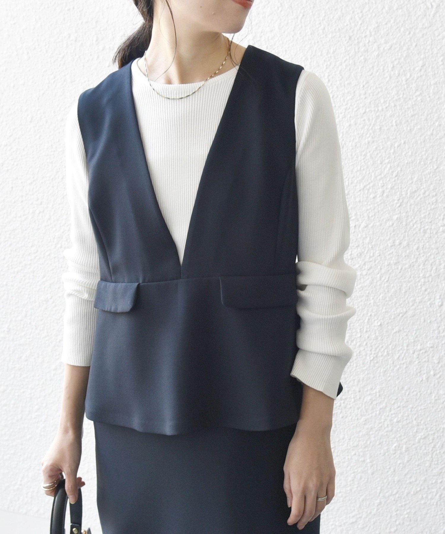 ダークグレー Vネック ペプラムワンピース SHIPS｜SHIPS any:<洗濯機可能>ダブルクロス Vネック ペプラム