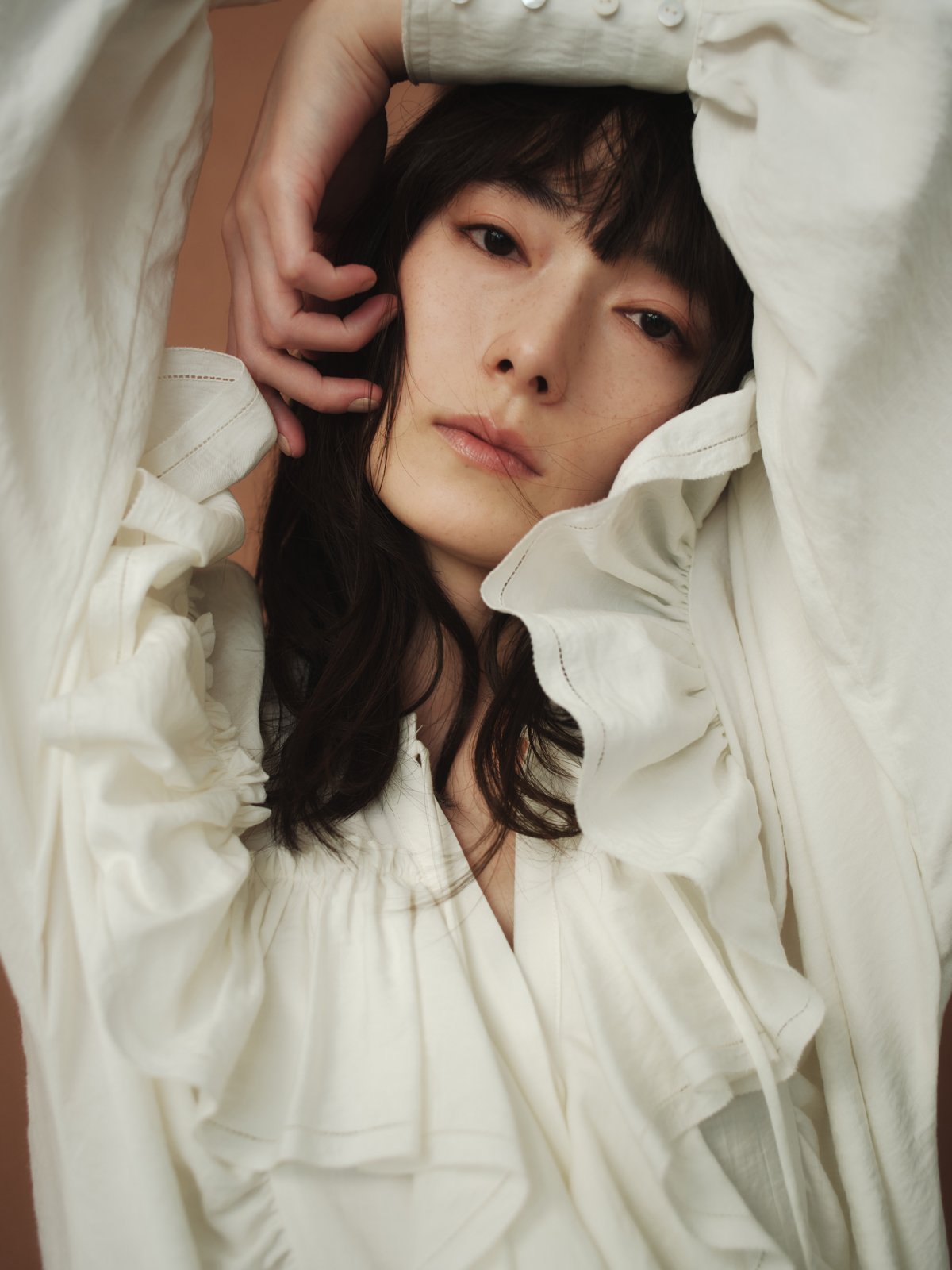 anuans｜リンクルラッフルブラウス | Rakuten Fashion(楽天