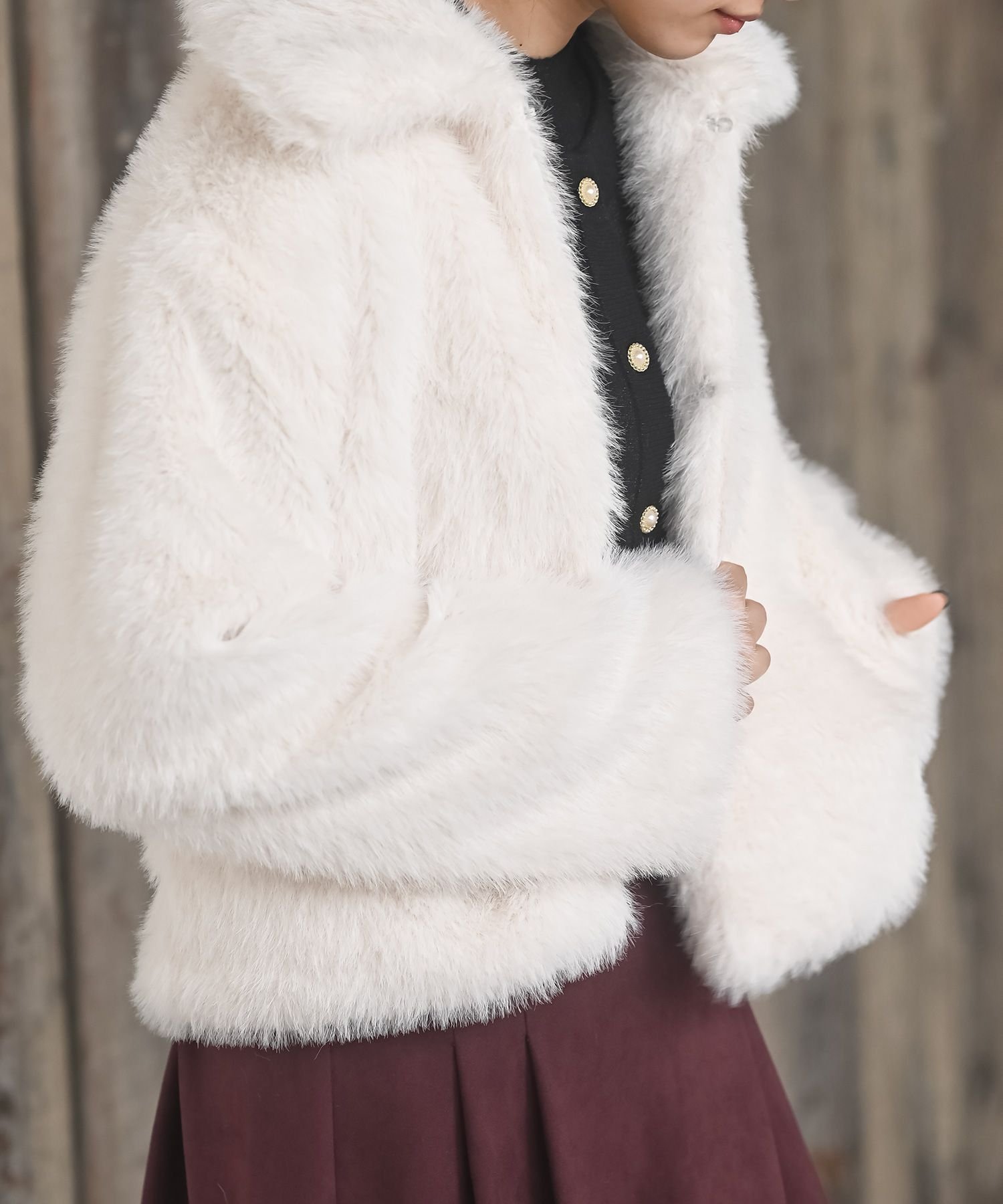 ホワイトファーショートジャケットXL2026 豪華目立ちます。短丈。 rps