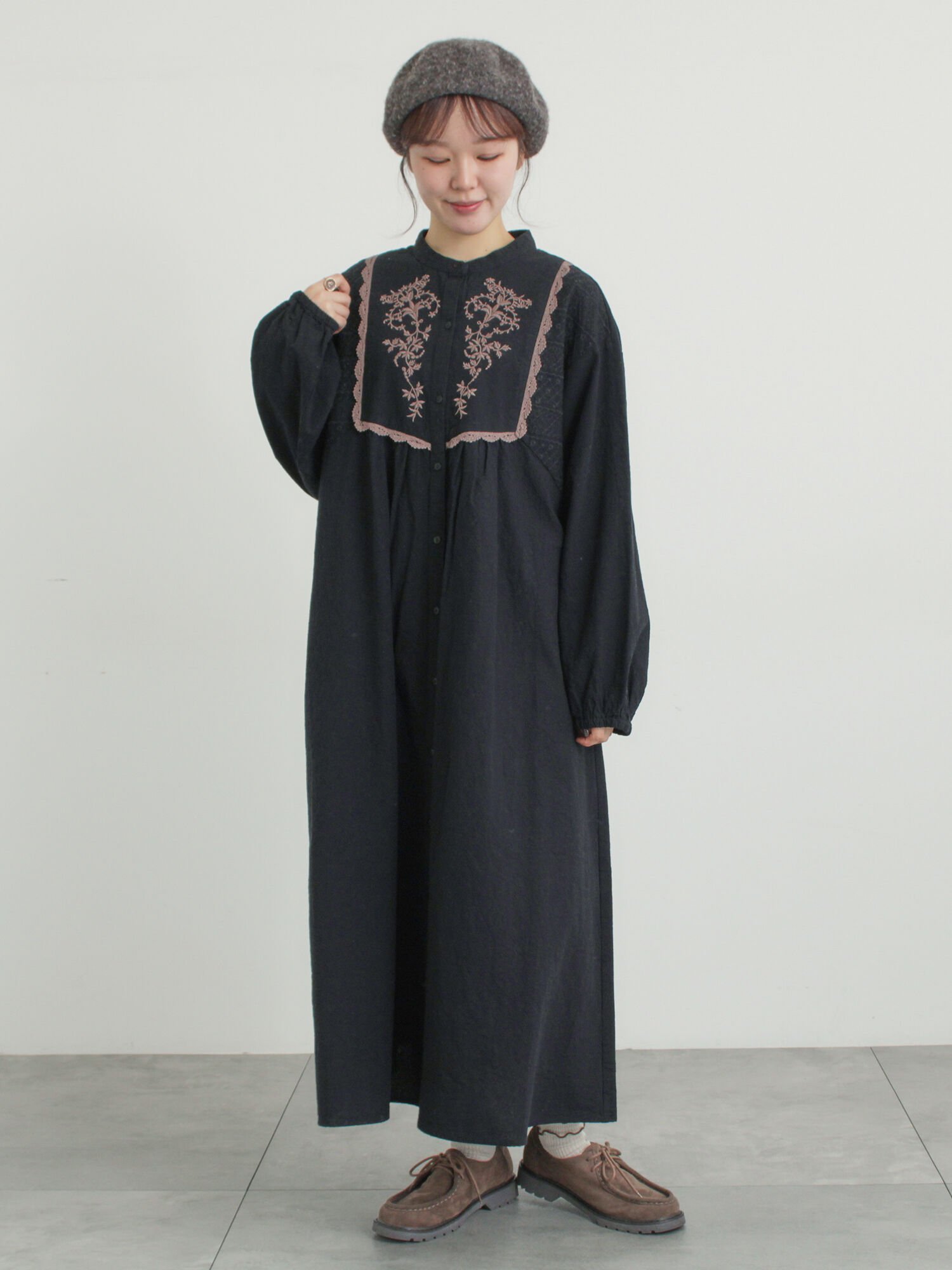 Samansa Mos2｜【S/Mサイズ】切替配色刺繍ワンピース | Rakuten