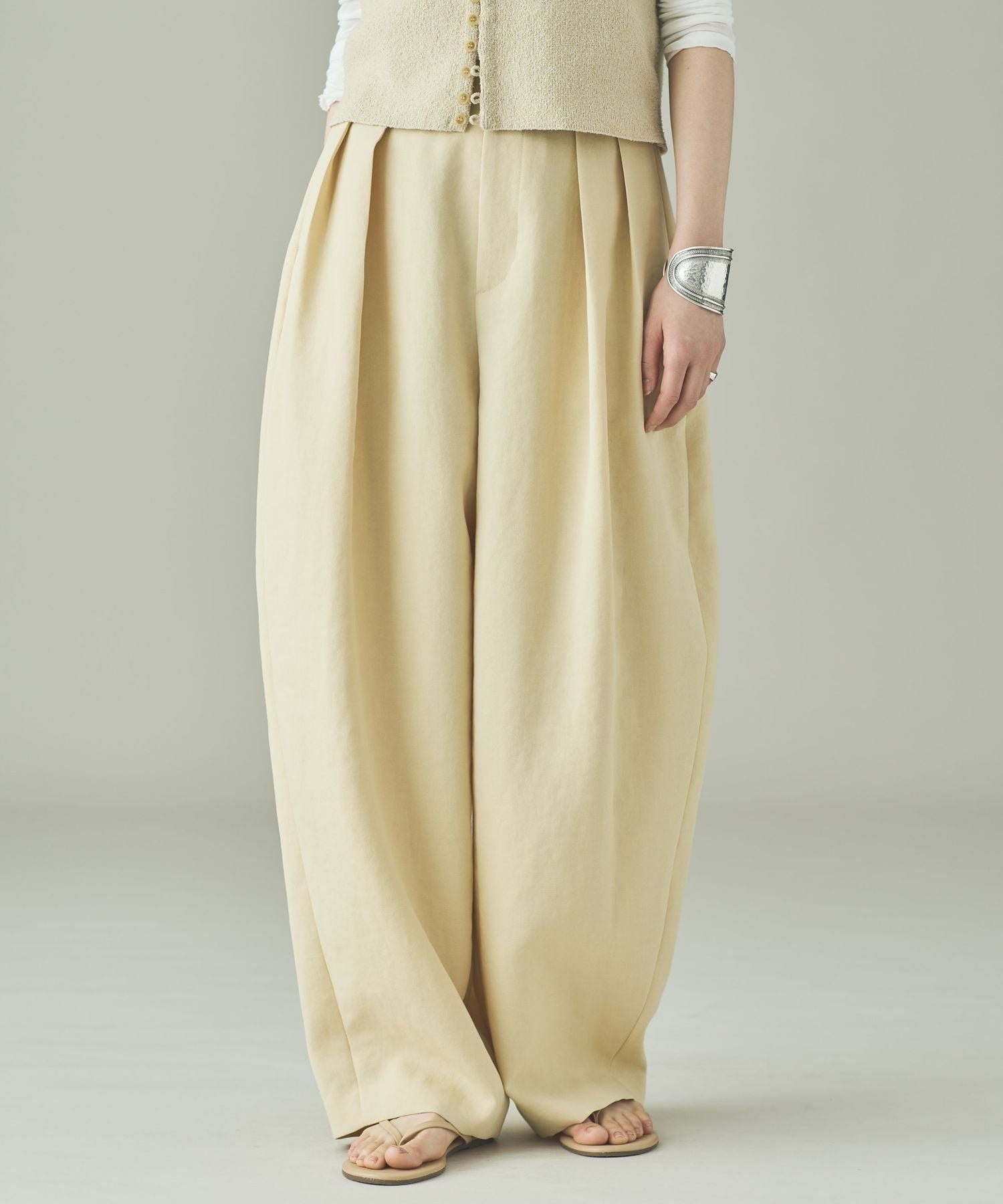 Curensology｜プレーンツータックパンツ | Rakuten Fashion(楽天