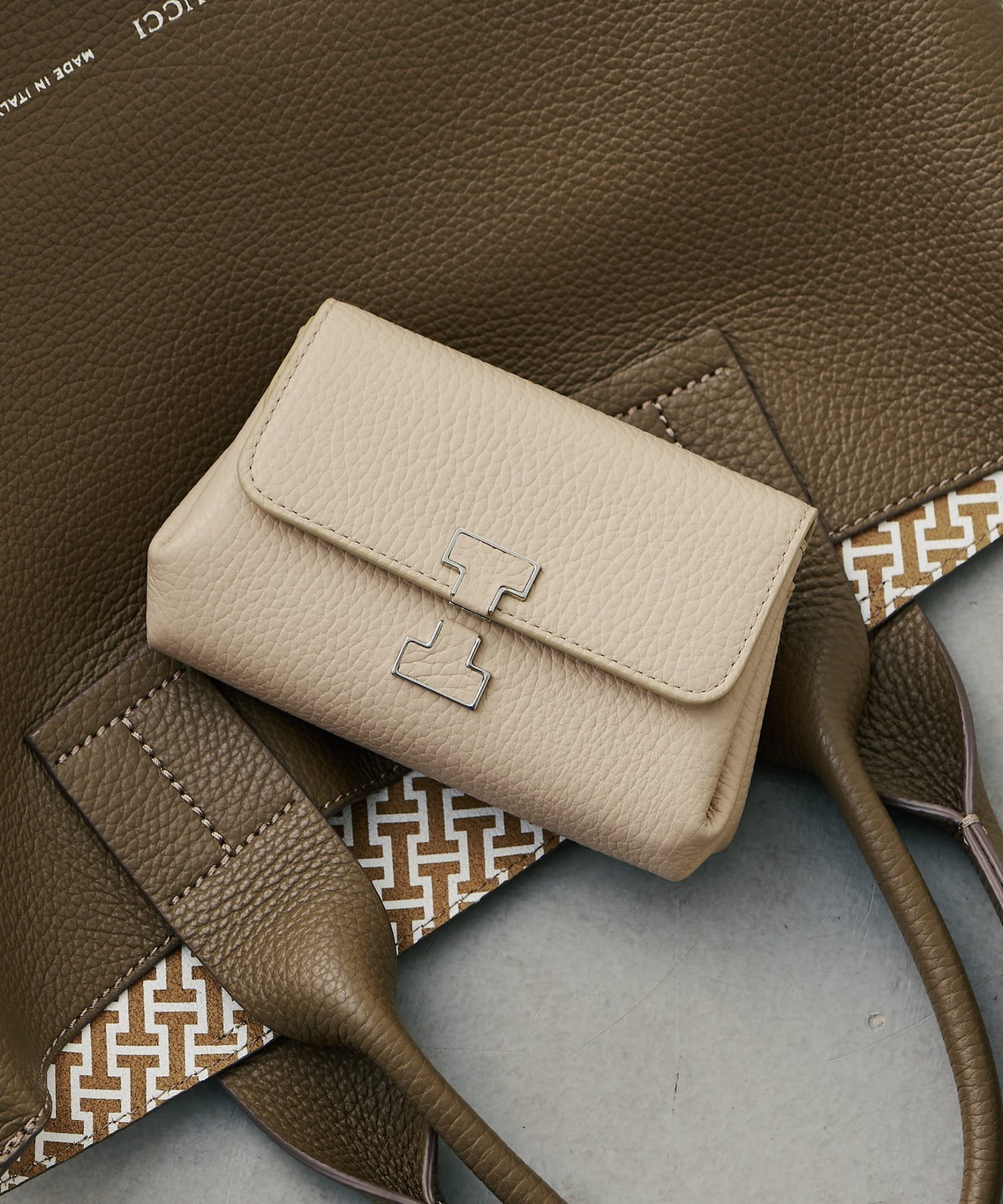 IACUCCI｜アバ ウォレット CERVO | Rakuten Fashion(楽天ファッション