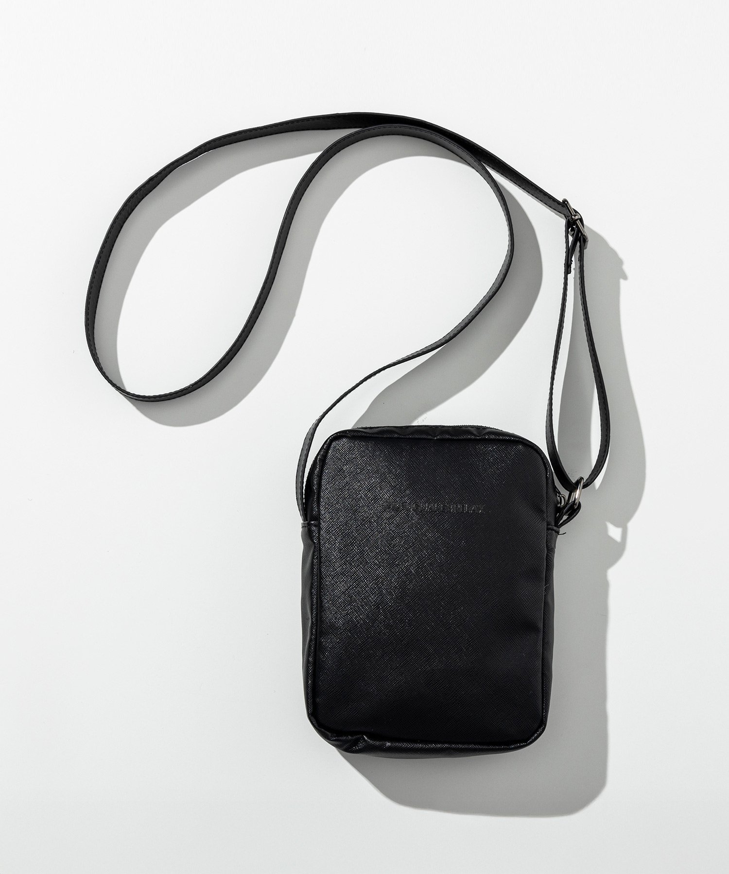 SHIFFON｜1PIU1UGUALE3 RELAX シンセティックサフィアーノミニ