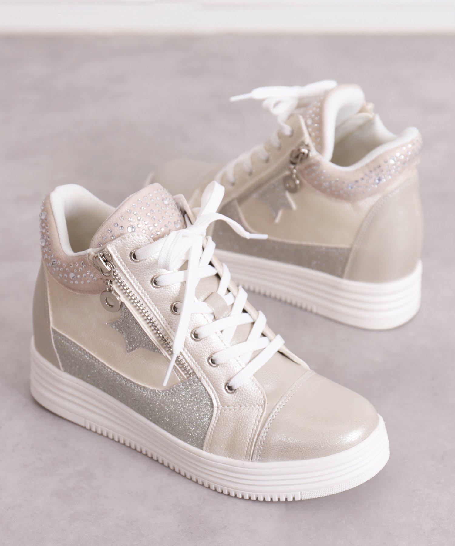 artemis by DIANA｜星モチーフ インヒール厚底ハイカットスニーカー