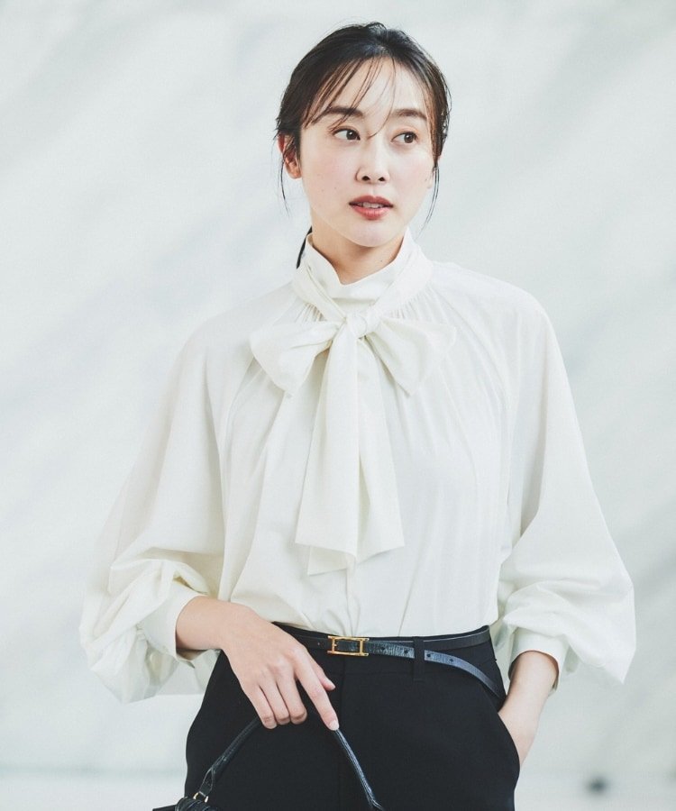 UNTITLED｜【通勤】ボウタイ付スタンドネック ボリュームブラウス