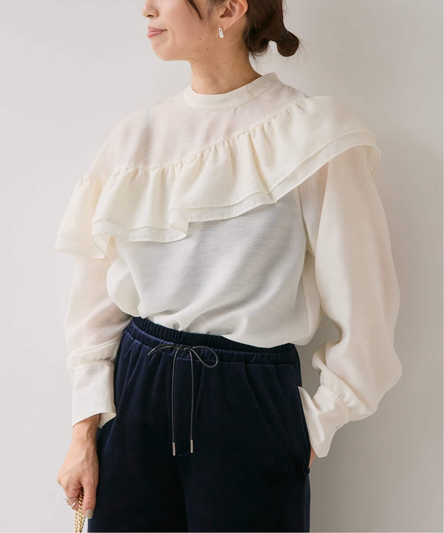 VERMEIL par iena｜シアーサテンフリルブラウス | Rakuten Fashion