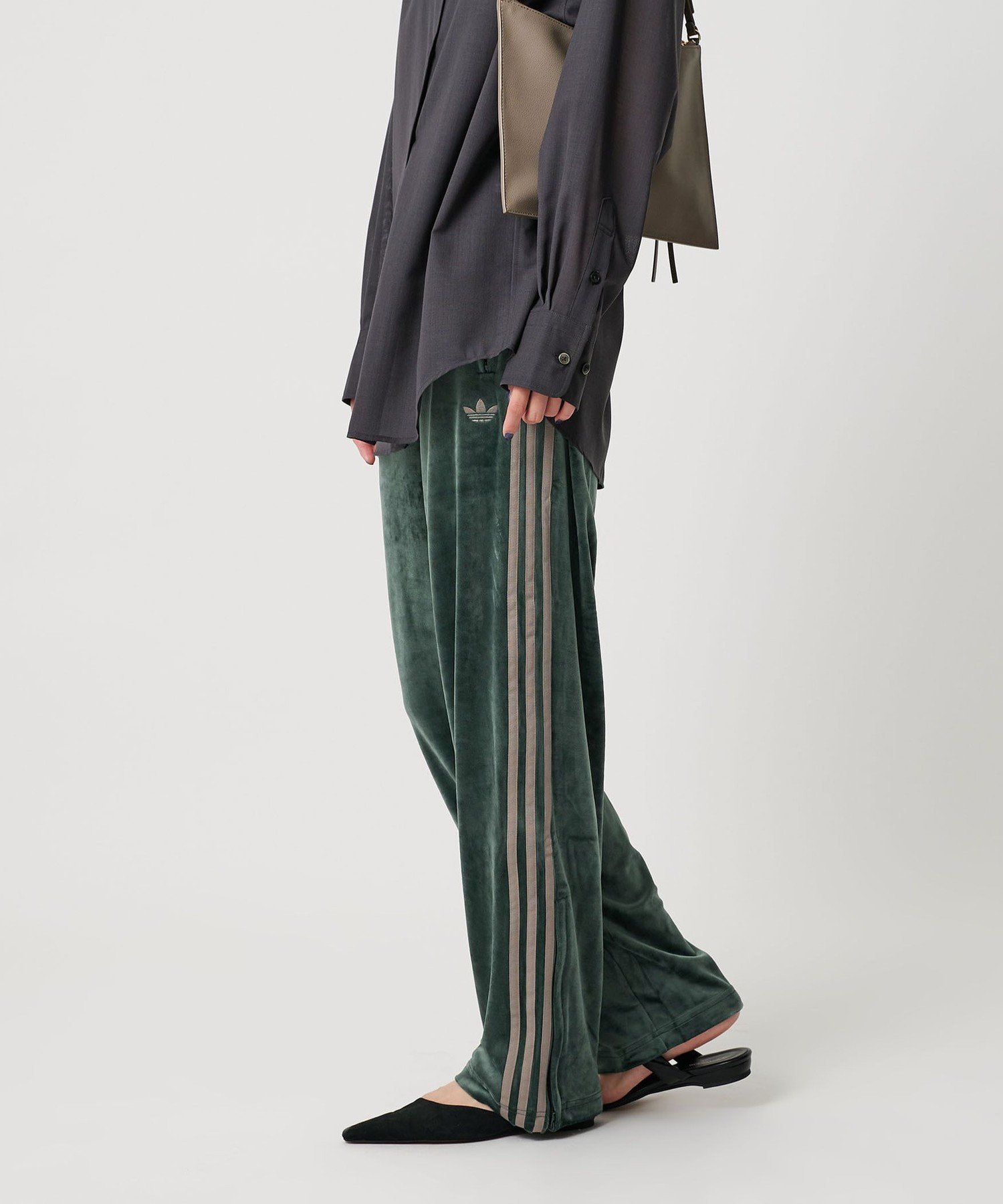 新品adidas アディダス ファイヤーバード トラックパンツ ベロアアローズ adidas Originals＞ファイヤーバード ベロアトラックパンツ