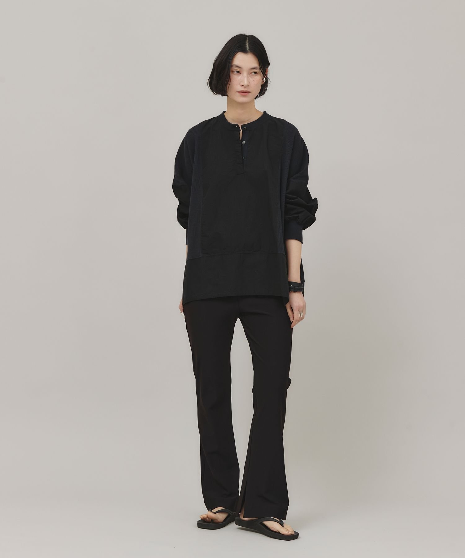 2025AW✨ カレンソロジー ＜&RC＞ワッフルヘンリープルオーバー　黒　F &RC＞ワッフルヘンリープルオーバー | [公式]カレンソロジー