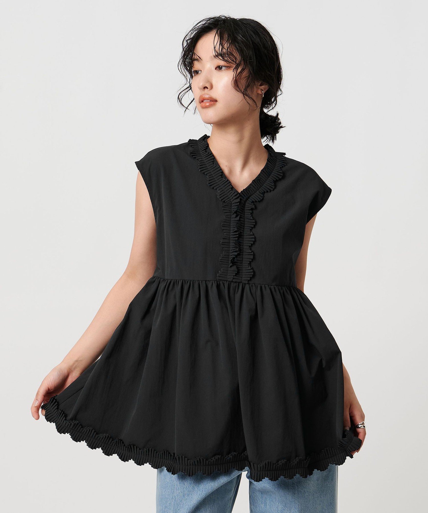 UNITED ARROWS LTD. OUTLET｜タックプリーツフリル Vネック