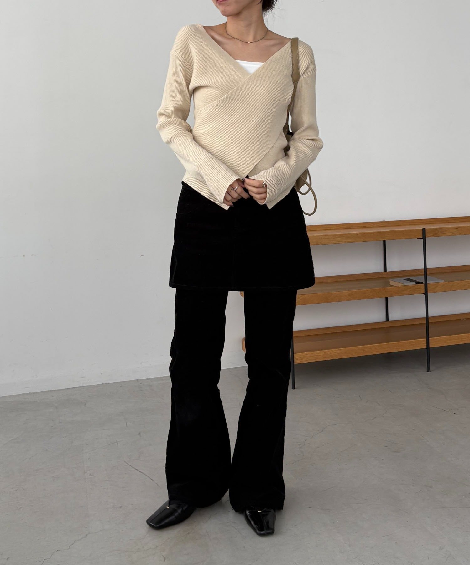 CAPRICIEUX LE'MAGE｜【新色/ライトベージュ・グレー】クロスVネック