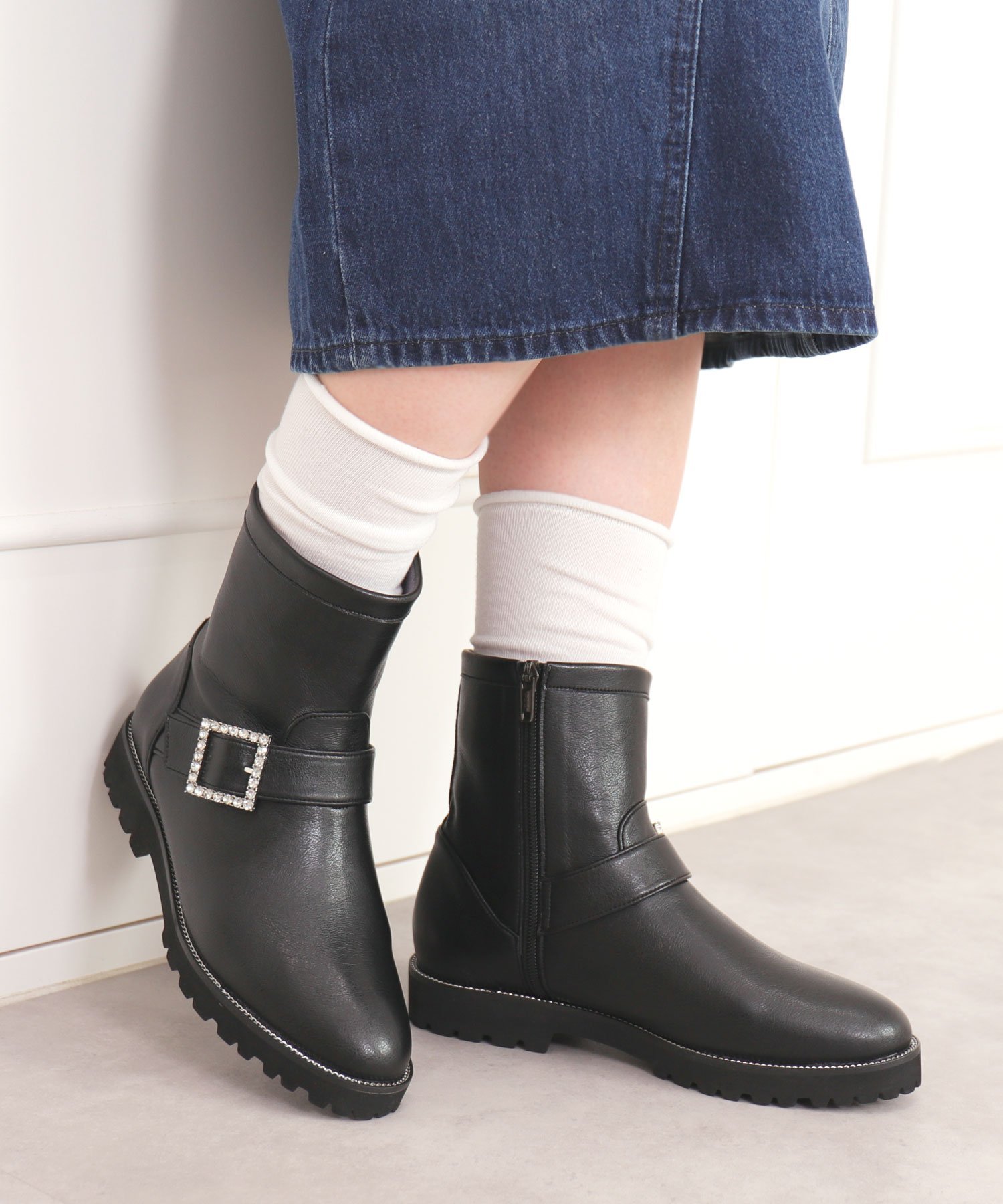 artemis by DIANA｜【片足300g】軽量 ビジューバックル厚底ショート