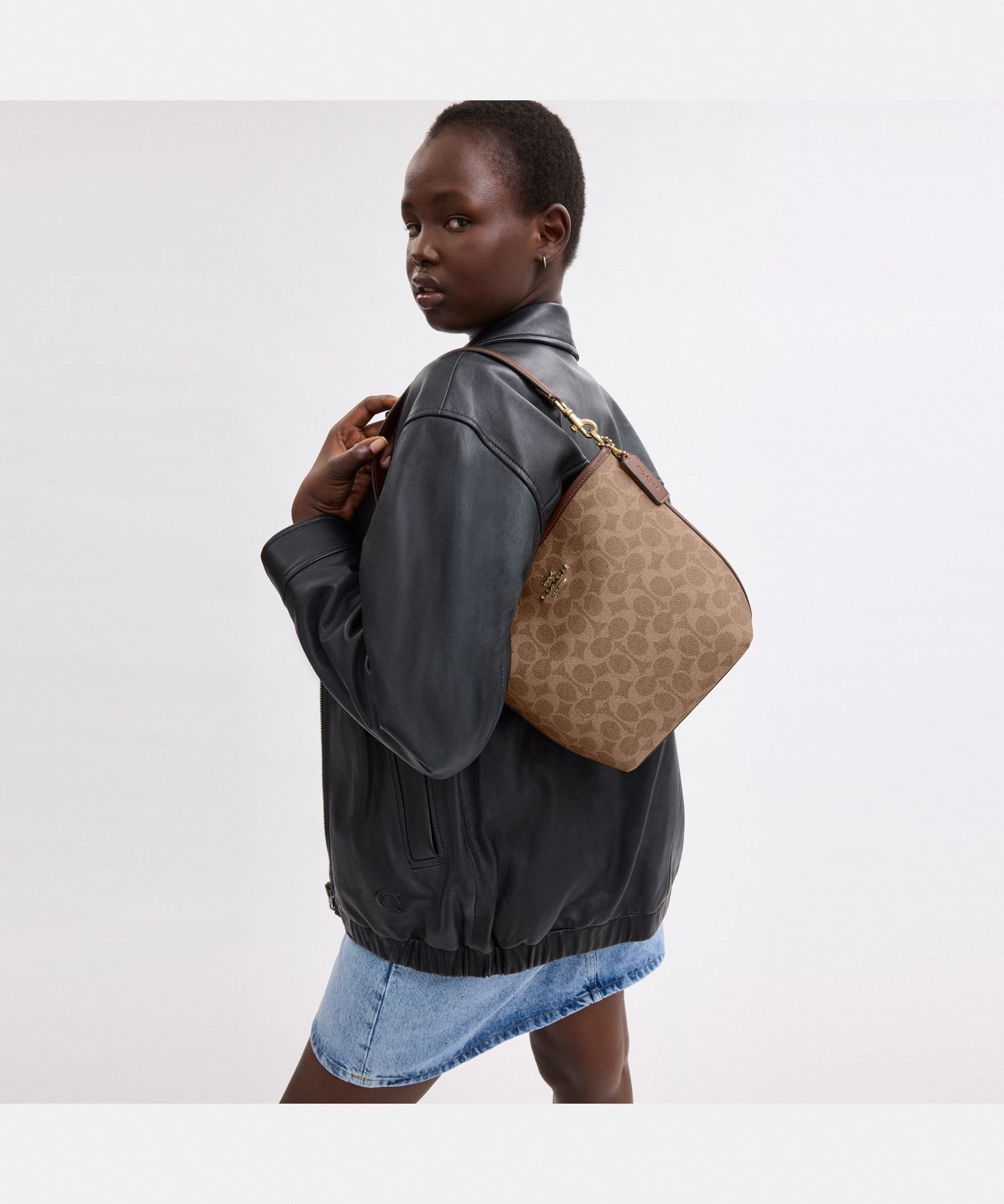 COACH OUTLET｜【公式】シティ バケット バッグ・シグネチャー