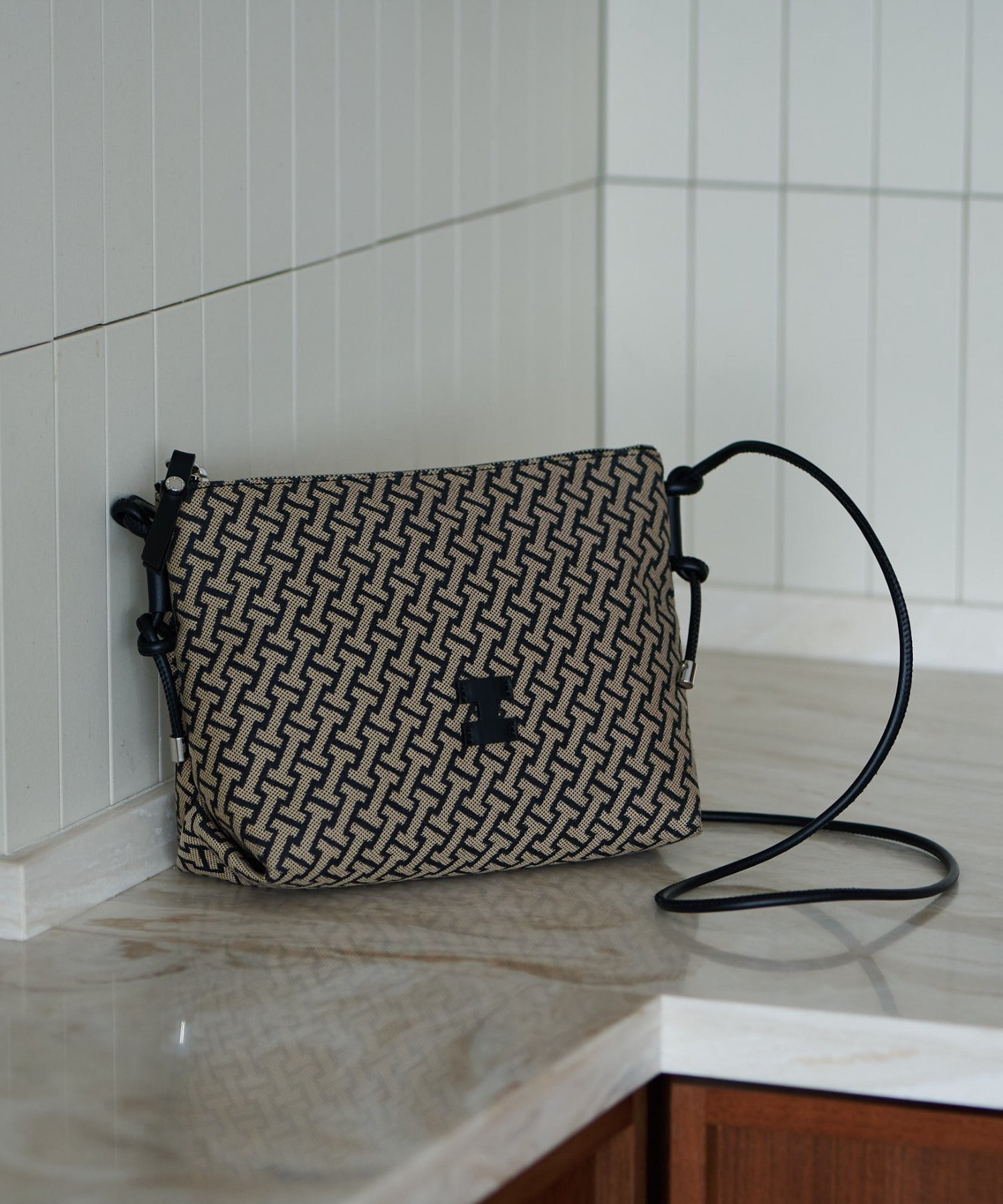 IACUCCI｜モノグランマ ポーチSD JACQUARD/RUGA | Rakuten Fashion