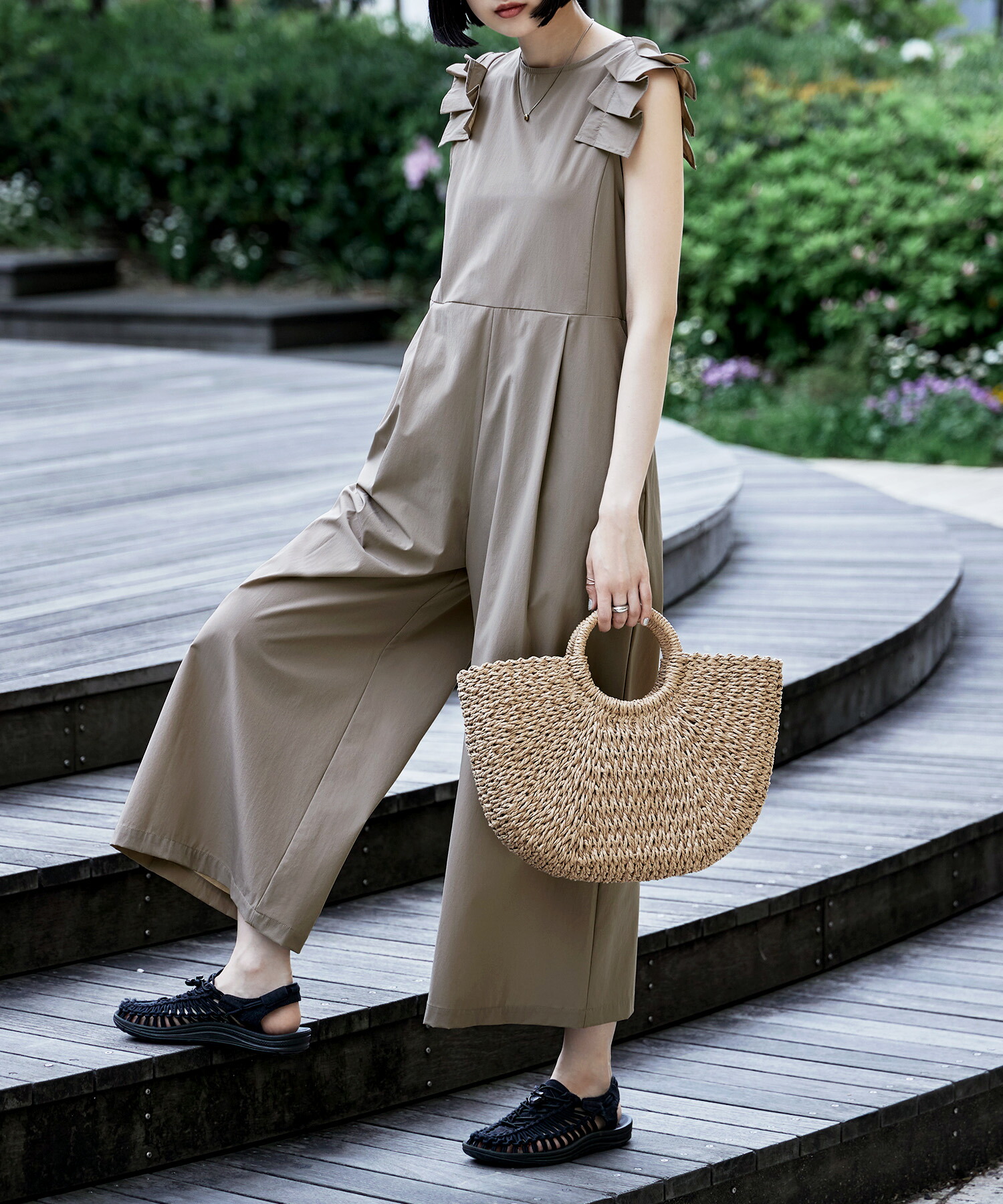 楽天市場】フリルオールインワンラッシュガード ワンピース レディース