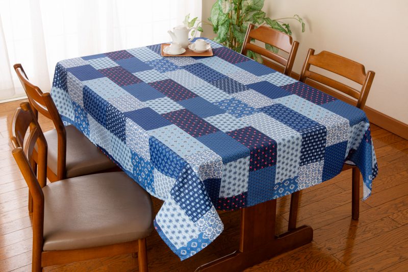 楽天市場】東欧風パッチワークテーブルクロス 145X180 : ホワイトカルレ