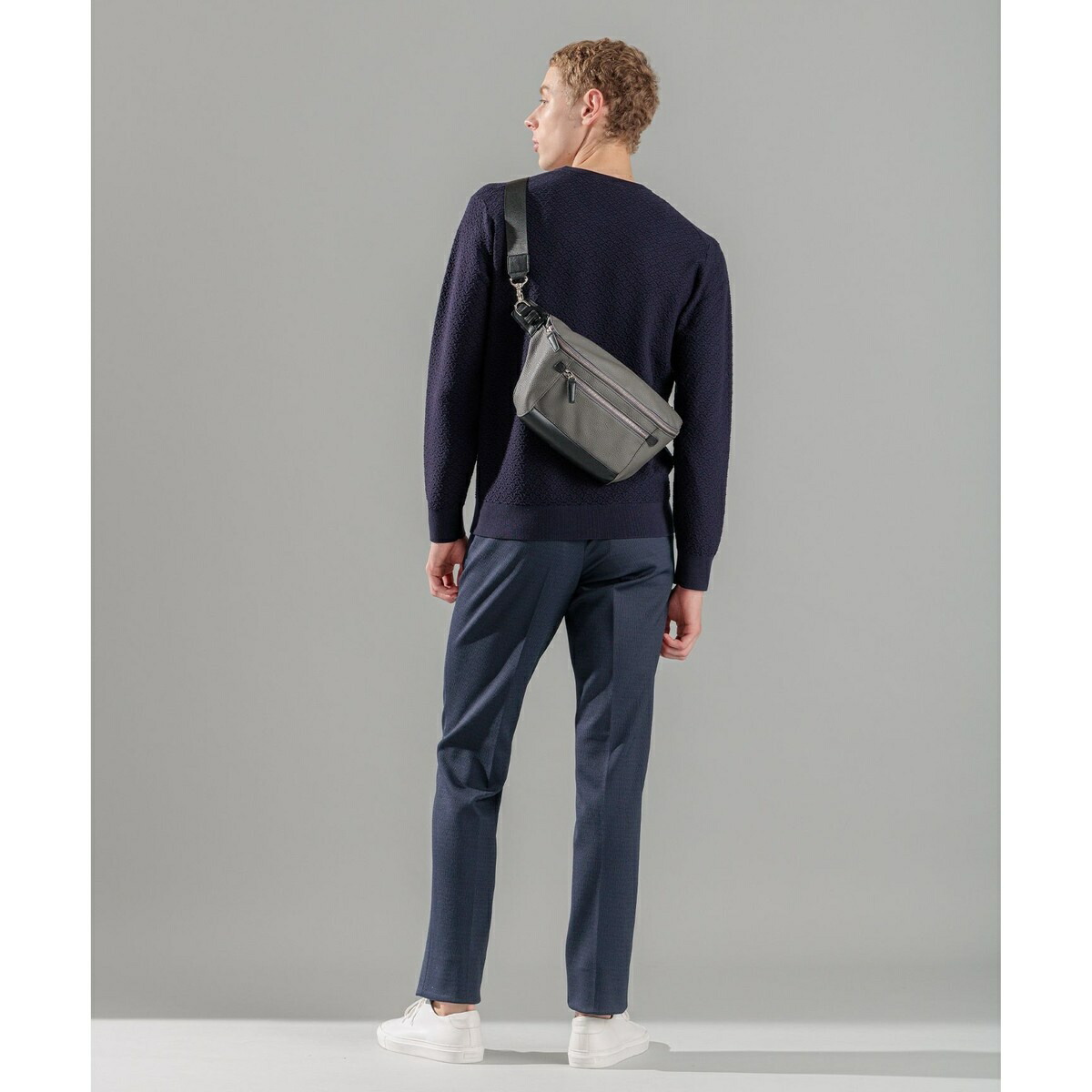 楽天市場】シンセティックシュリンクレザー ボディバッグ／ジョゼフ