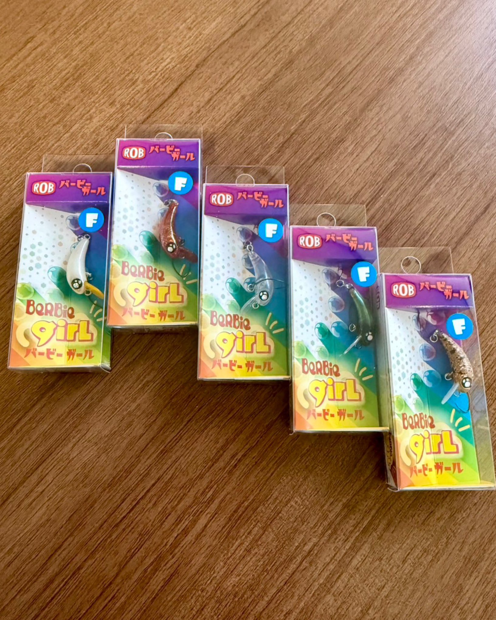 ロブルアー：トラウトエリア用マイクロクランク『バービーガールF』が