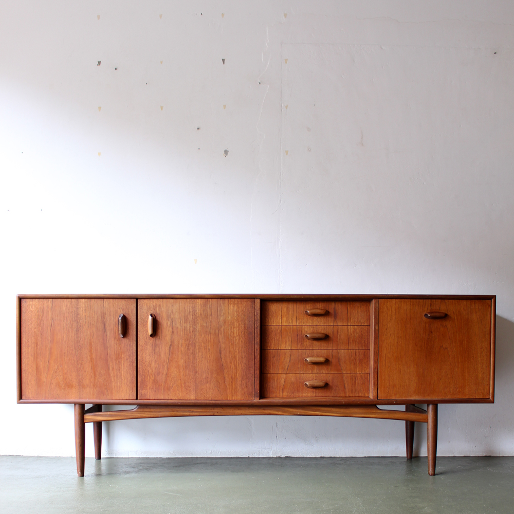 G-PLAN SIDEBOARD (Brasilia/Long) – transista