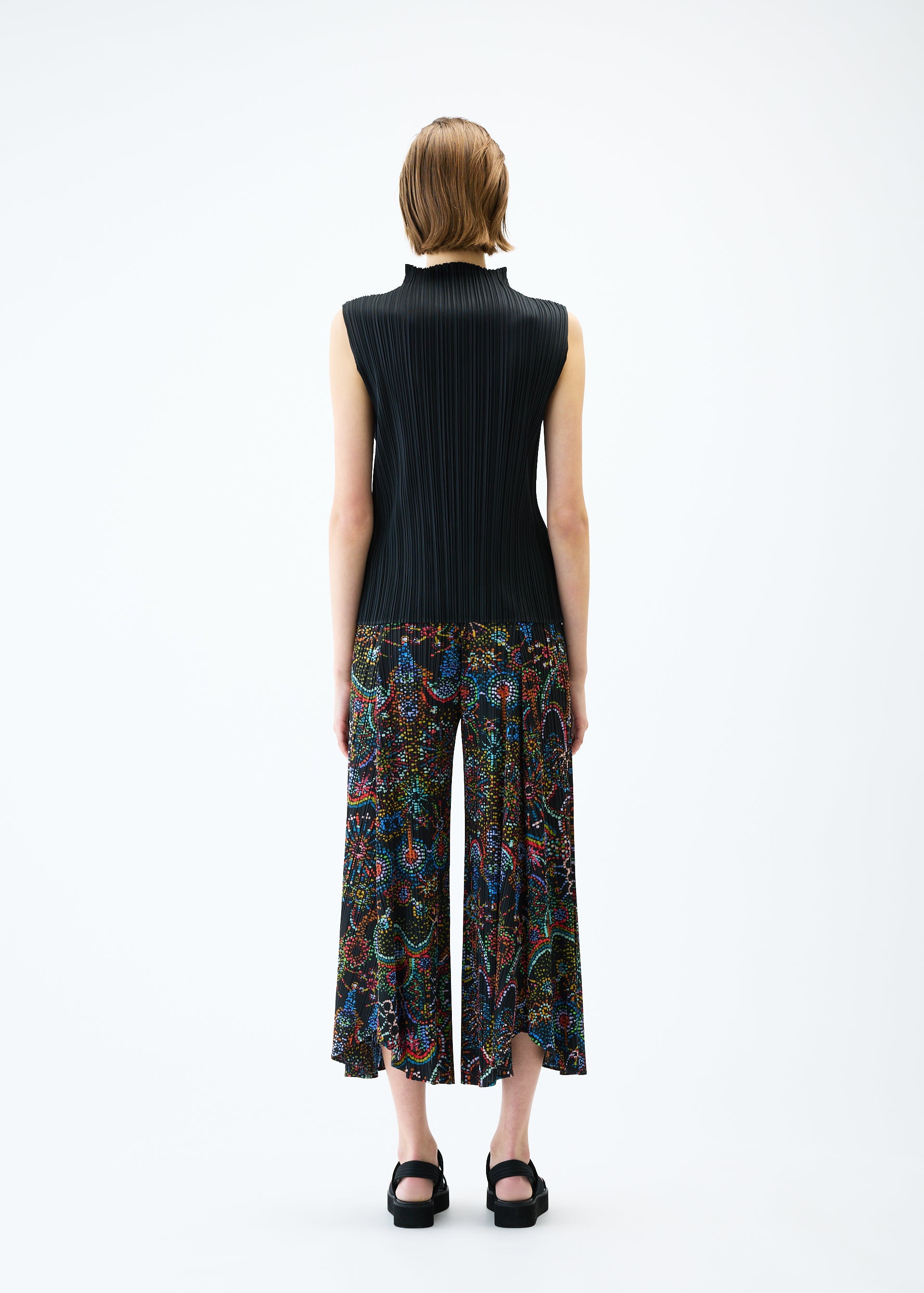 LIGHT FESTIVAL Trousers Black – The official ISSEY MIYAKE ONLINE