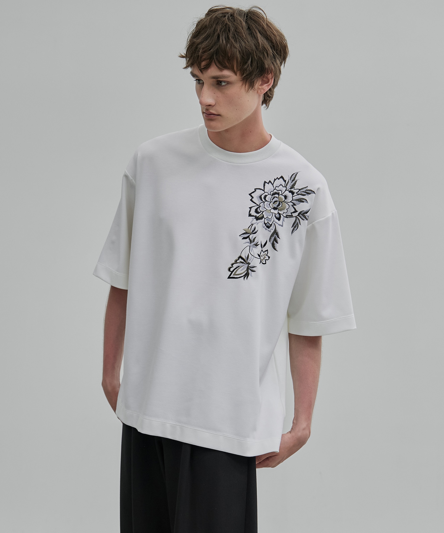 フラワーエンブロイダリーTee(1 WHITE): : メンズ｜UNITED TOKYO