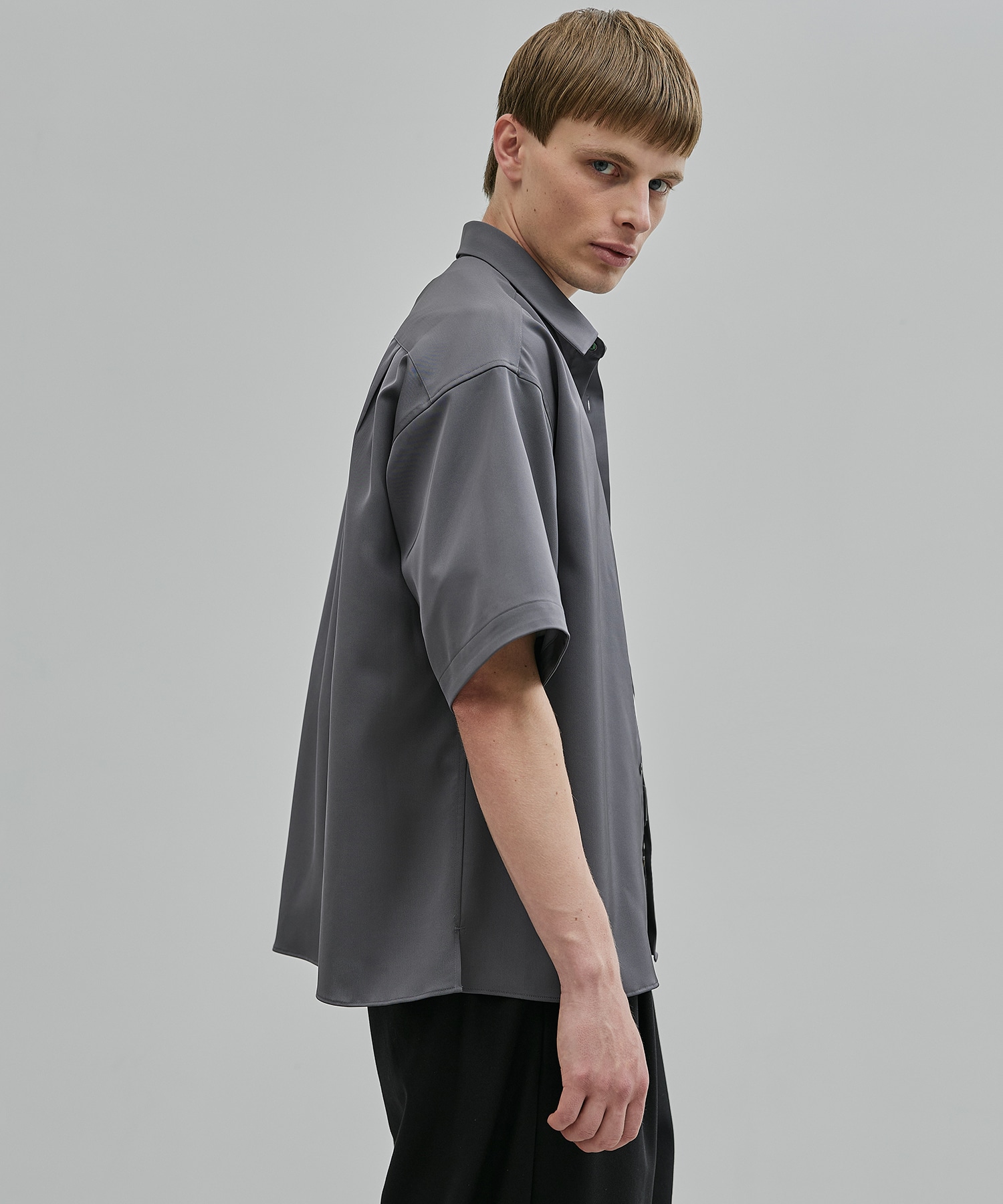 COLD DRY ショートスリーブシャツ(1 DARK GREY): : メンズ｜UNITED