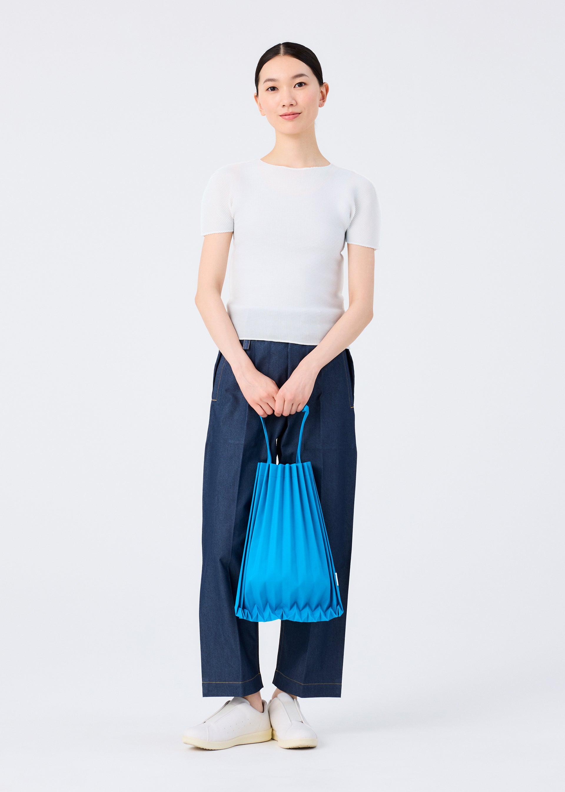 ME ISSEY MIYAKE / TRUNK PLEATS BAG – ISSEY MIYAKE ONLINE STORE