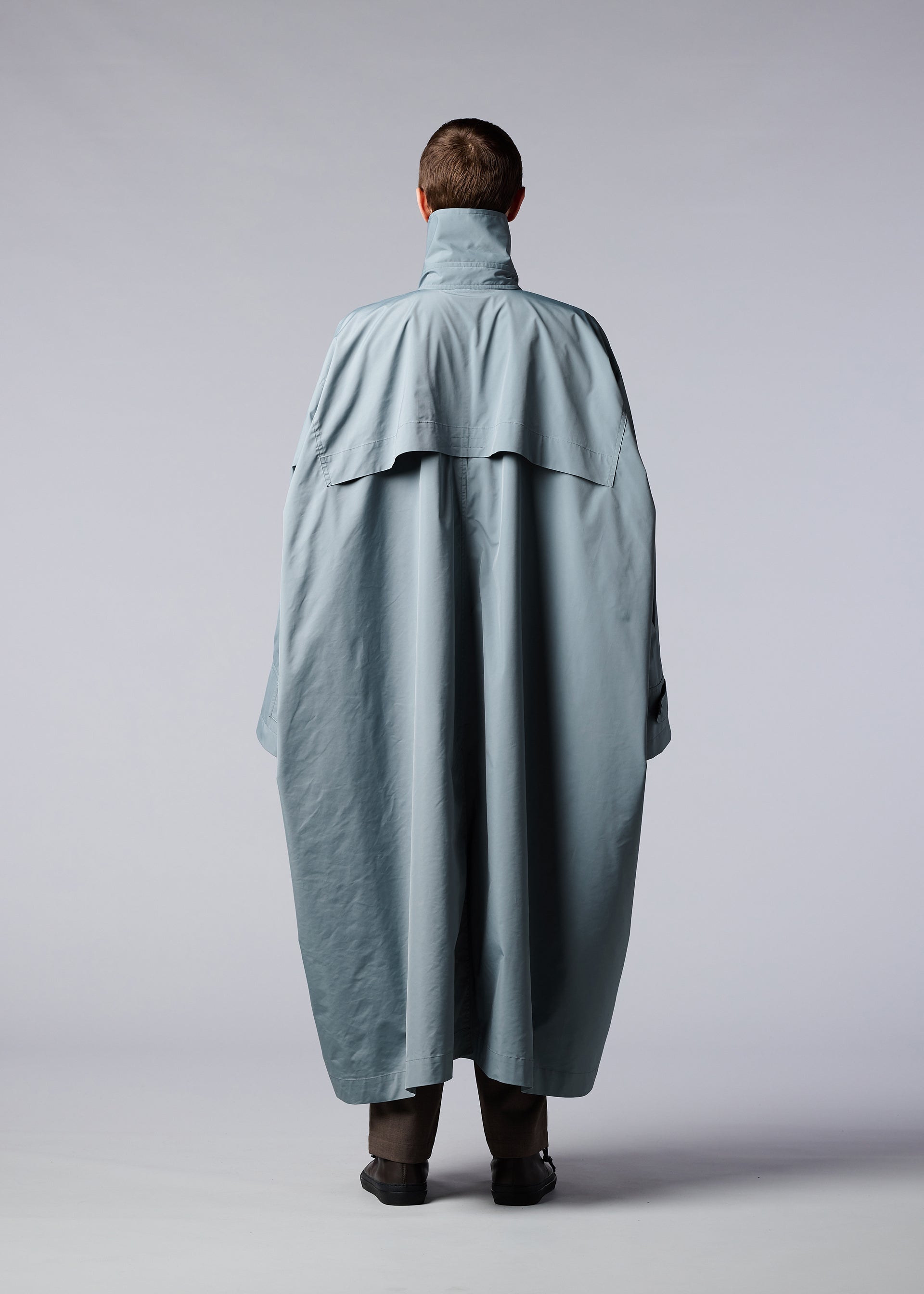 WIND COAT – ISSEY MIYAKE ONLINE STORE