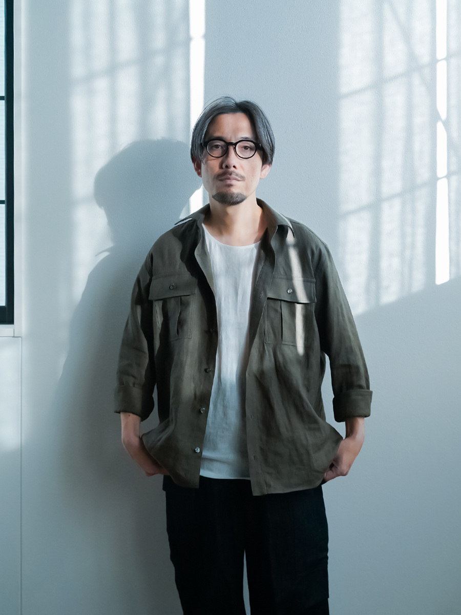 リネンシャツ】洗練と快適さに包まれる リネン サファリシャツ ／ 柳