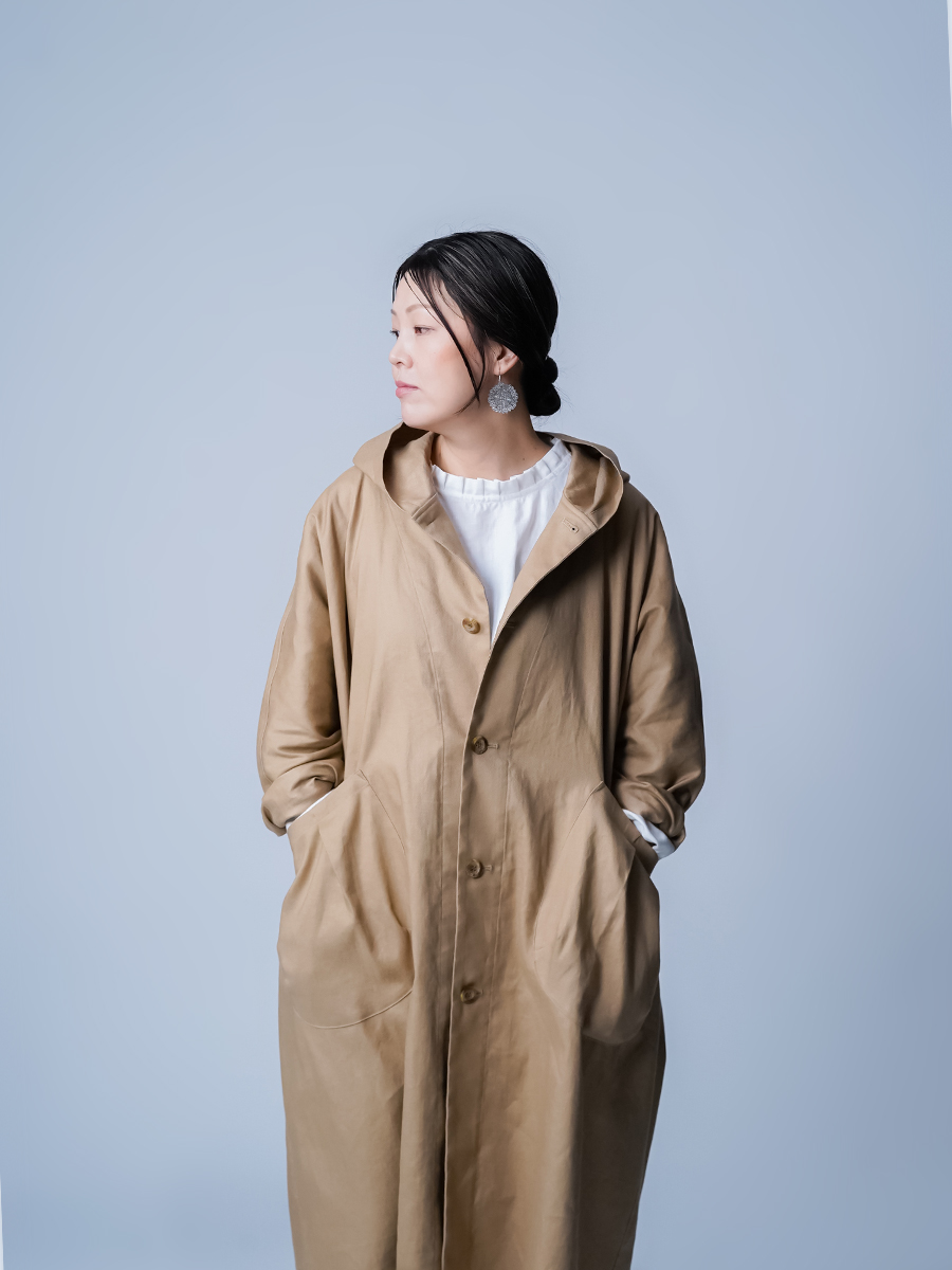 リネンソロテックス】次元を超える便利さ。立体ポケット付き パーカー