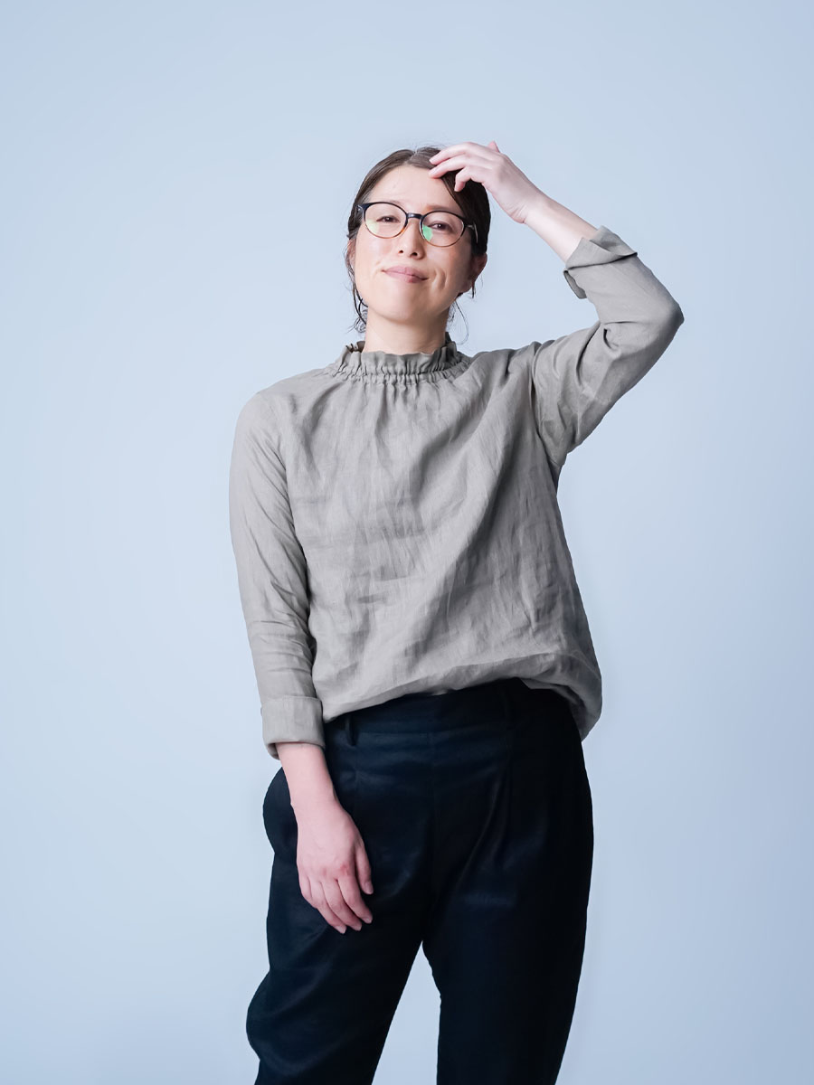 リネントップス】 軽く やわらかい タートル ネックインナー ／ 榛色