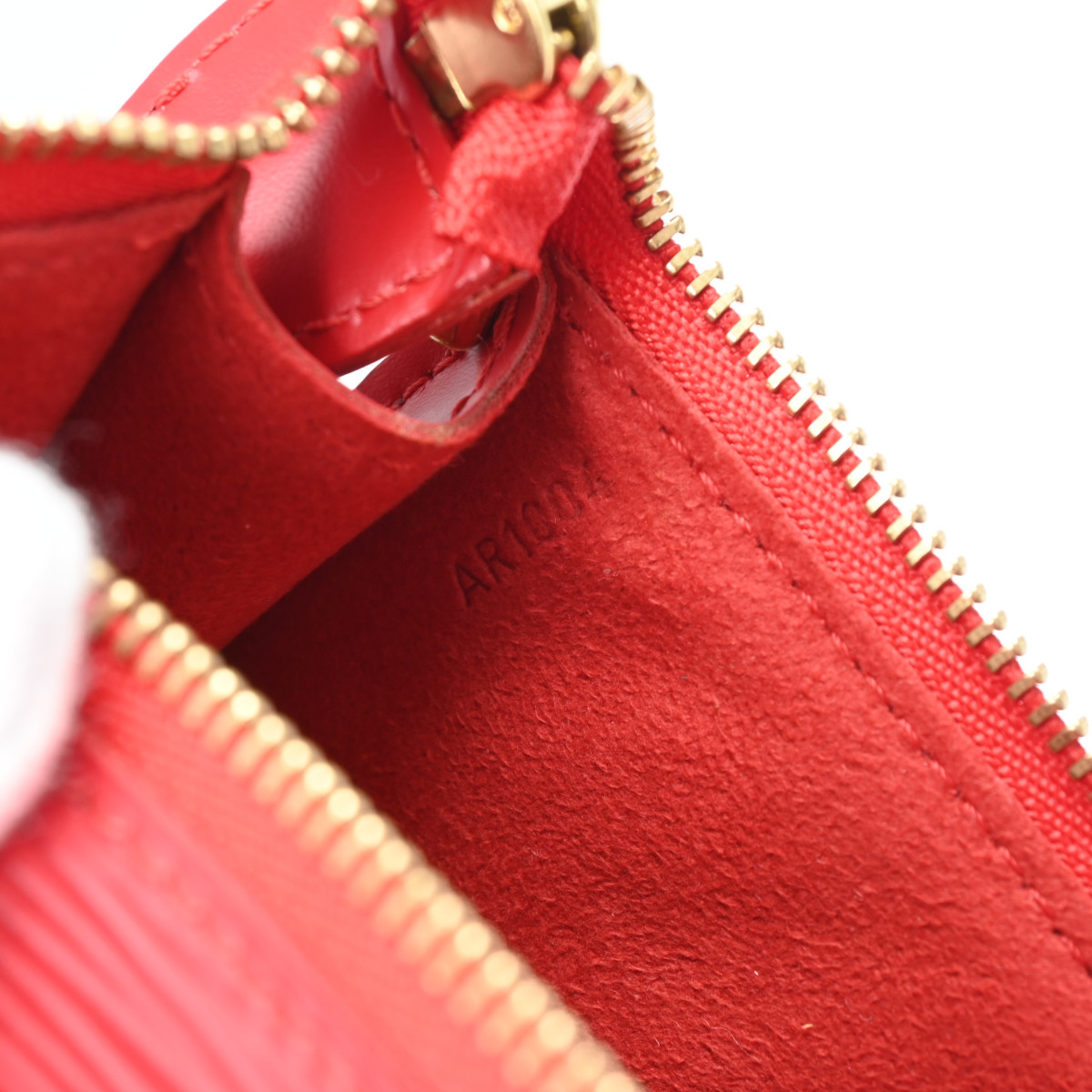 ルイ ヴィトン エピ ポシェット アクセソワール カスティリアンレッド