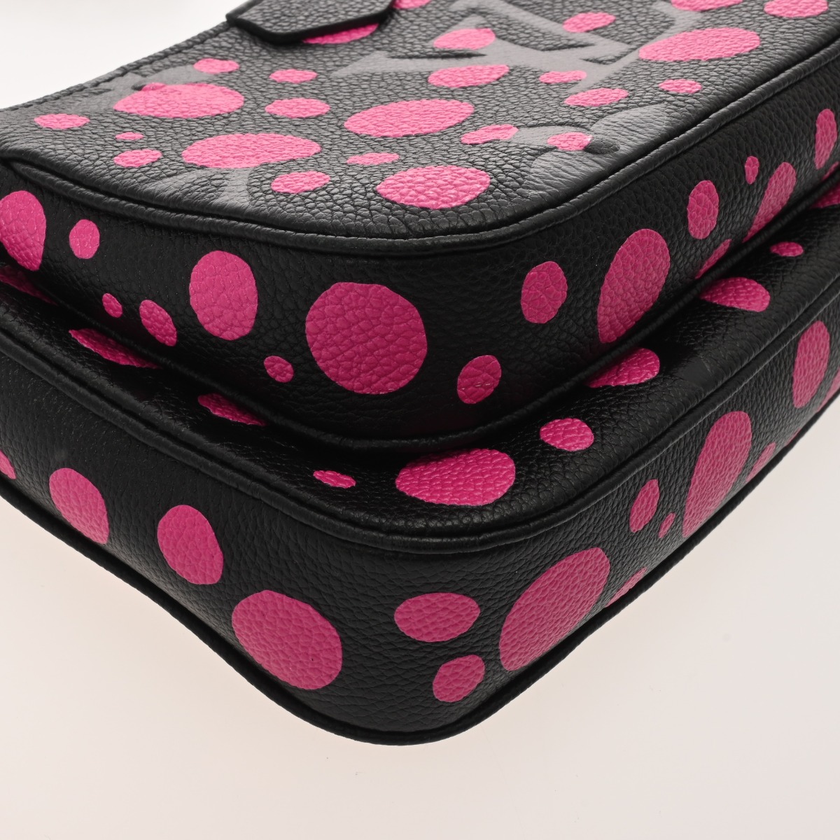 ルイヴィトン モノグラムアンプラント ミュルティ ポシェット ノワール