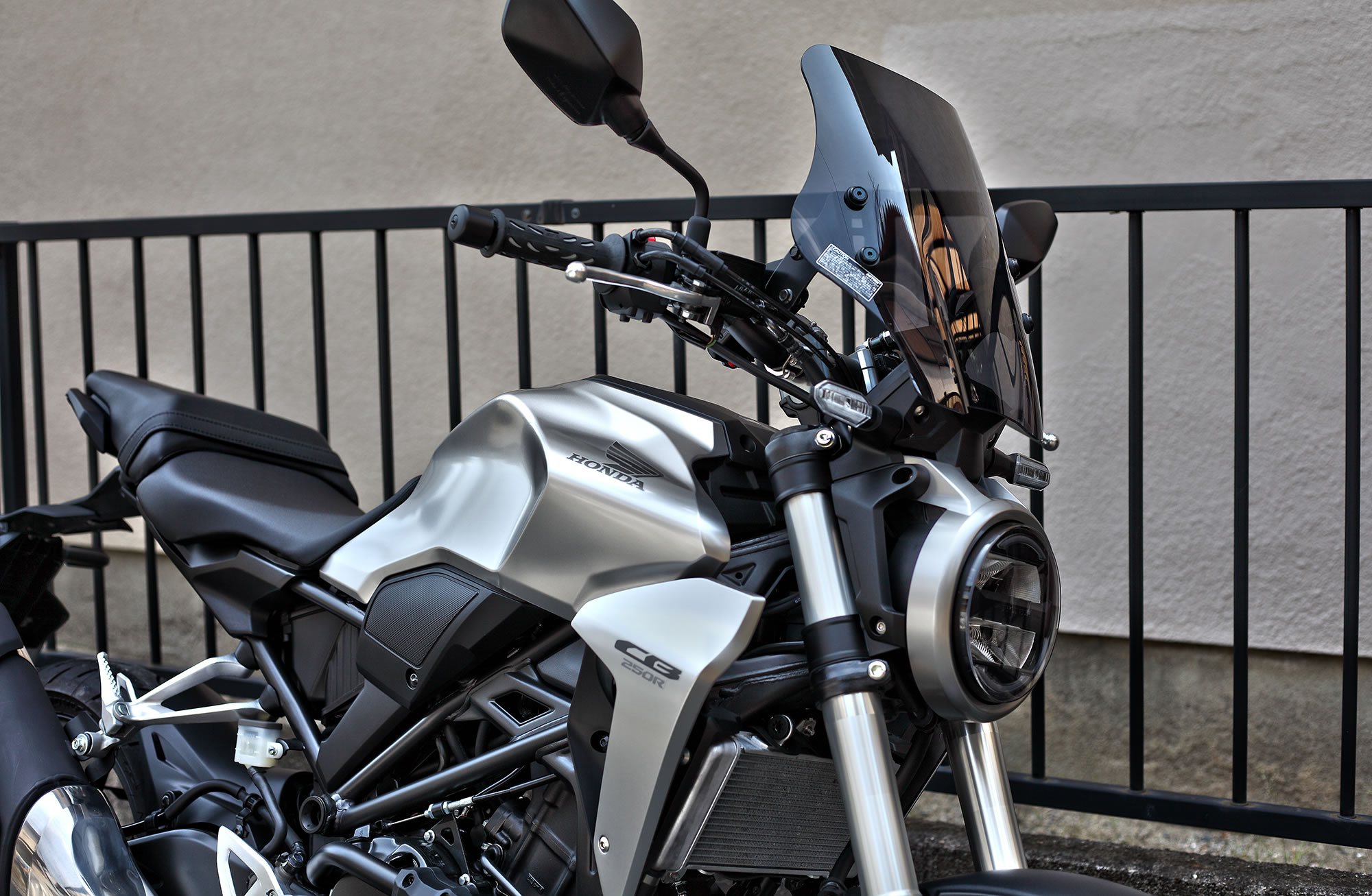 CB250R(MC52) スクリーンバイザー5