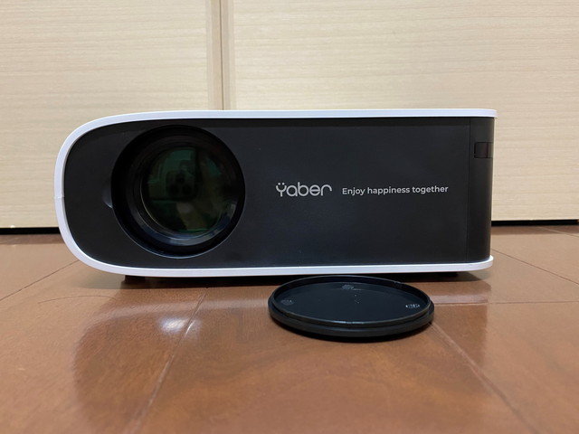 Wi-Fi6に対応し450ANSIルーメンでしっかり明るい「YABER Pro V8」は高