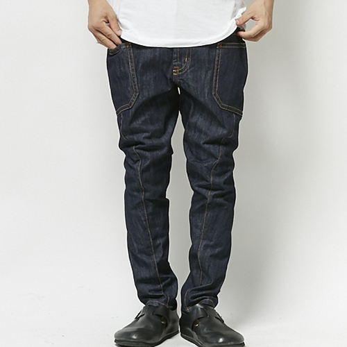 ネットストアで常にランキング入りしている人気のパンツがあるそうで