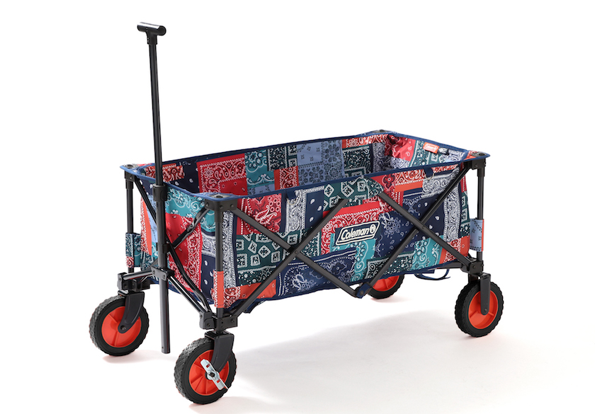 ビームス別注で、コールマンのレジャーギアがバンダナパッチワーク柄に
