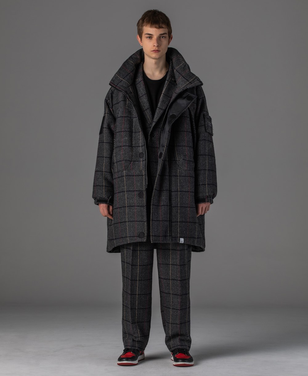 定番のモンスターパーカを、ツイードに。マジックスティック×ワイルド