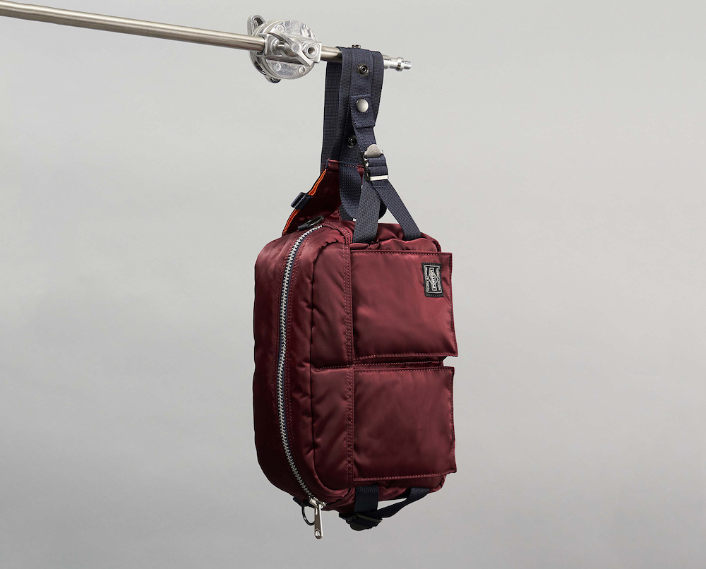 ポーターの人気シリーズ「PXタンカー」に、限定色“マルーン”が仲間入り