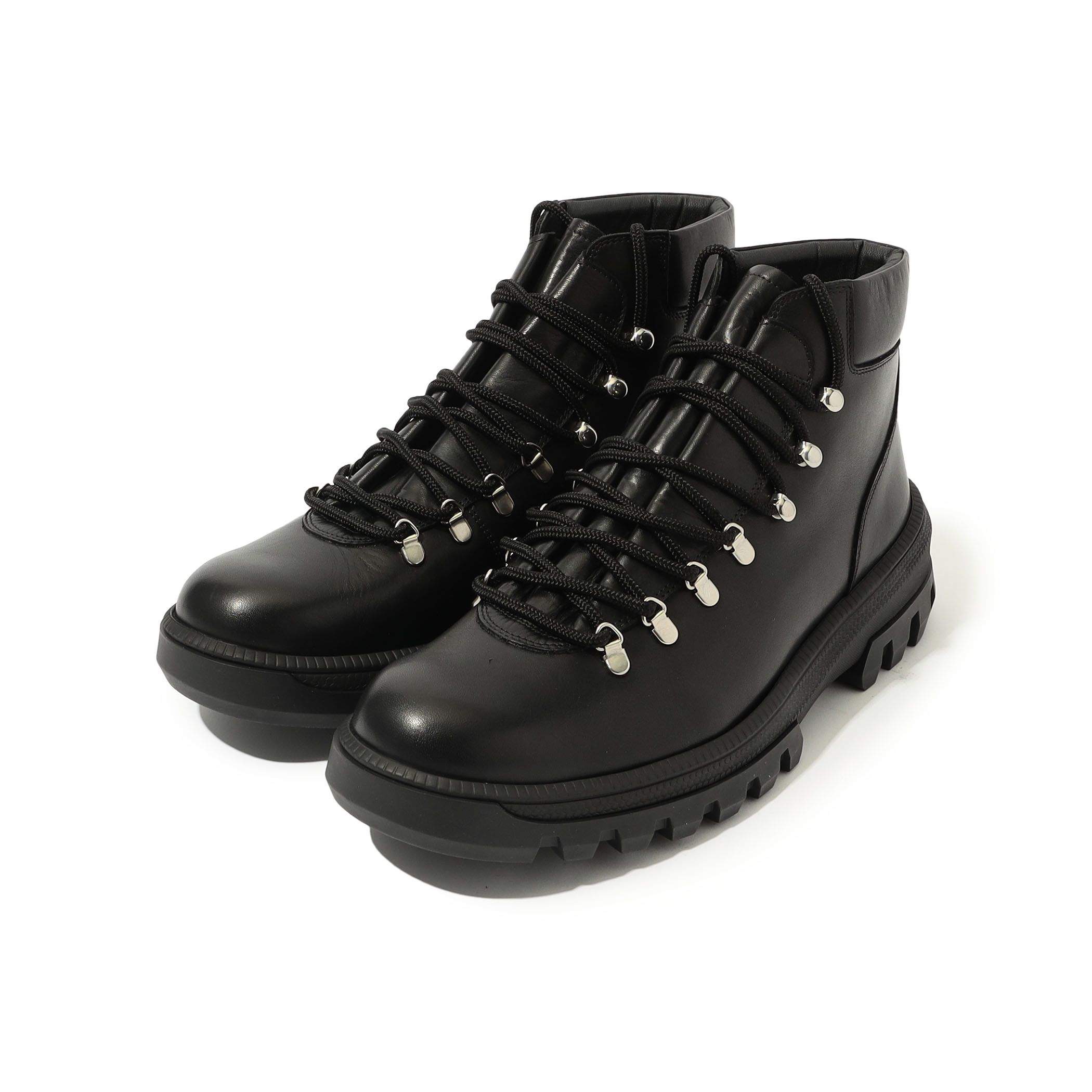 アシックスの”RUNWALK”シリーズにトゥモローランドが別注。オイルド