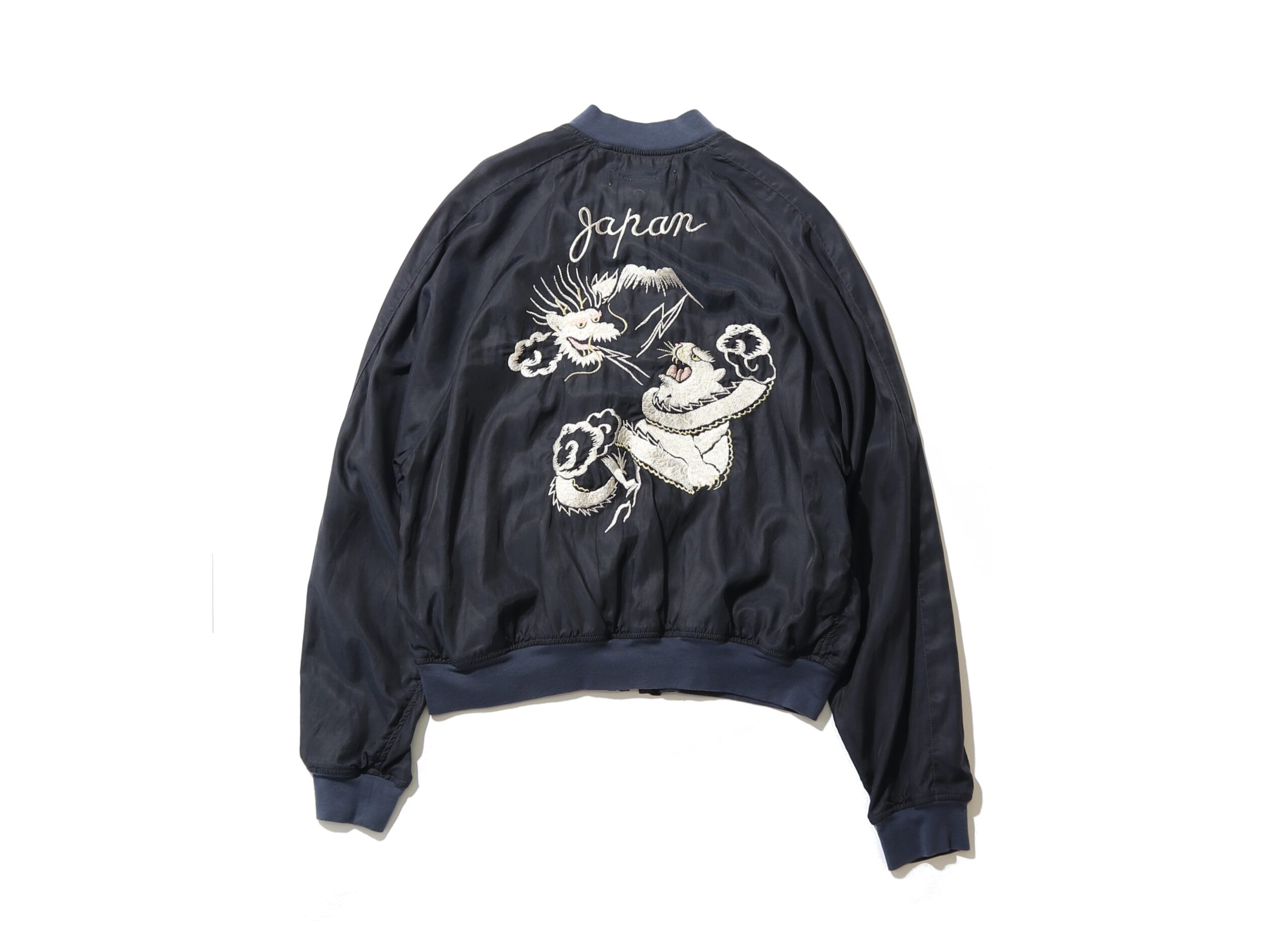 スカジャンなのにアウトドア向き？ レミレリーフの新作は、素材使いで