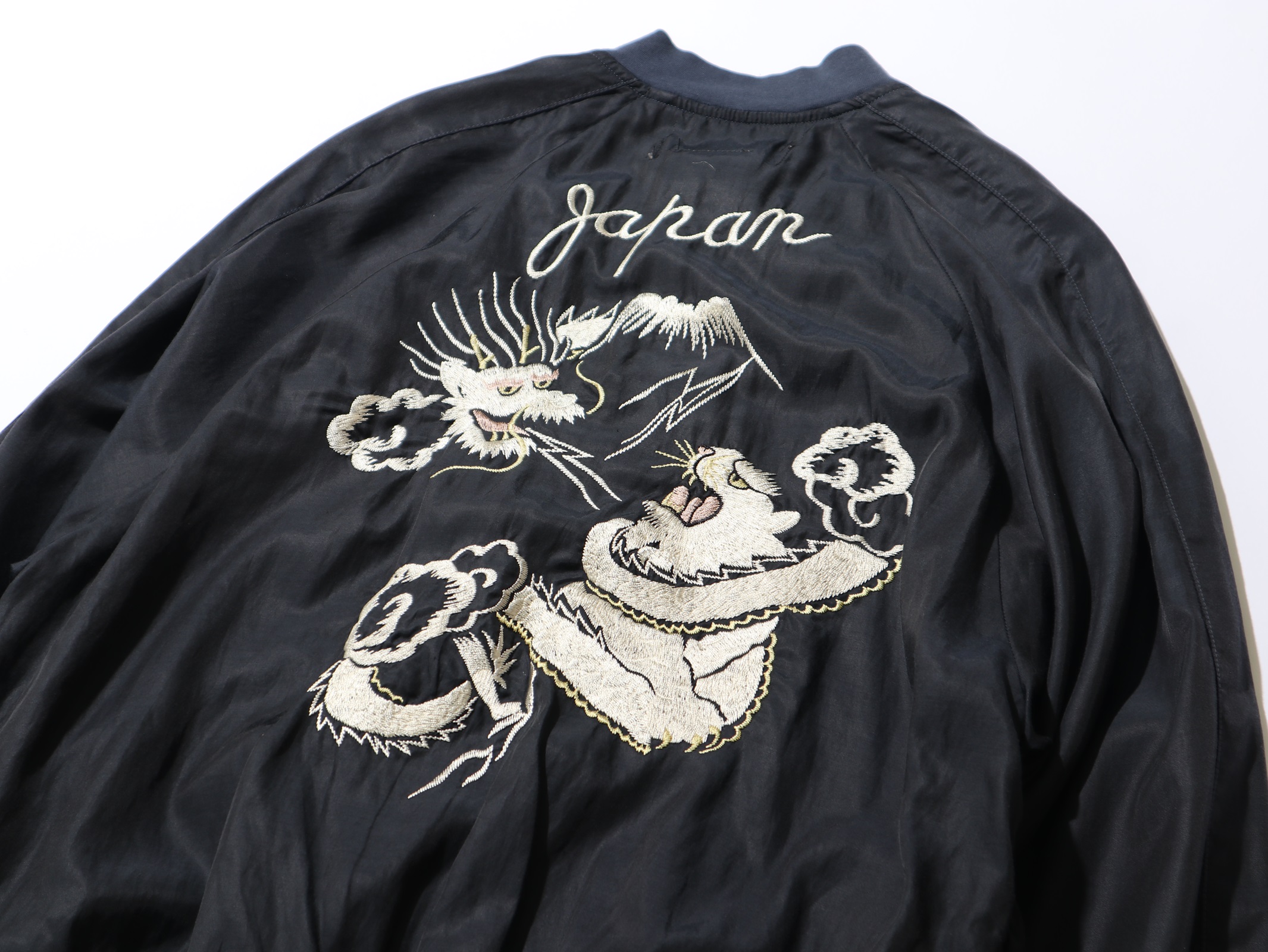 スカジャンなのにアウトドア向き？ レミレリーフの新作は、素材使いで