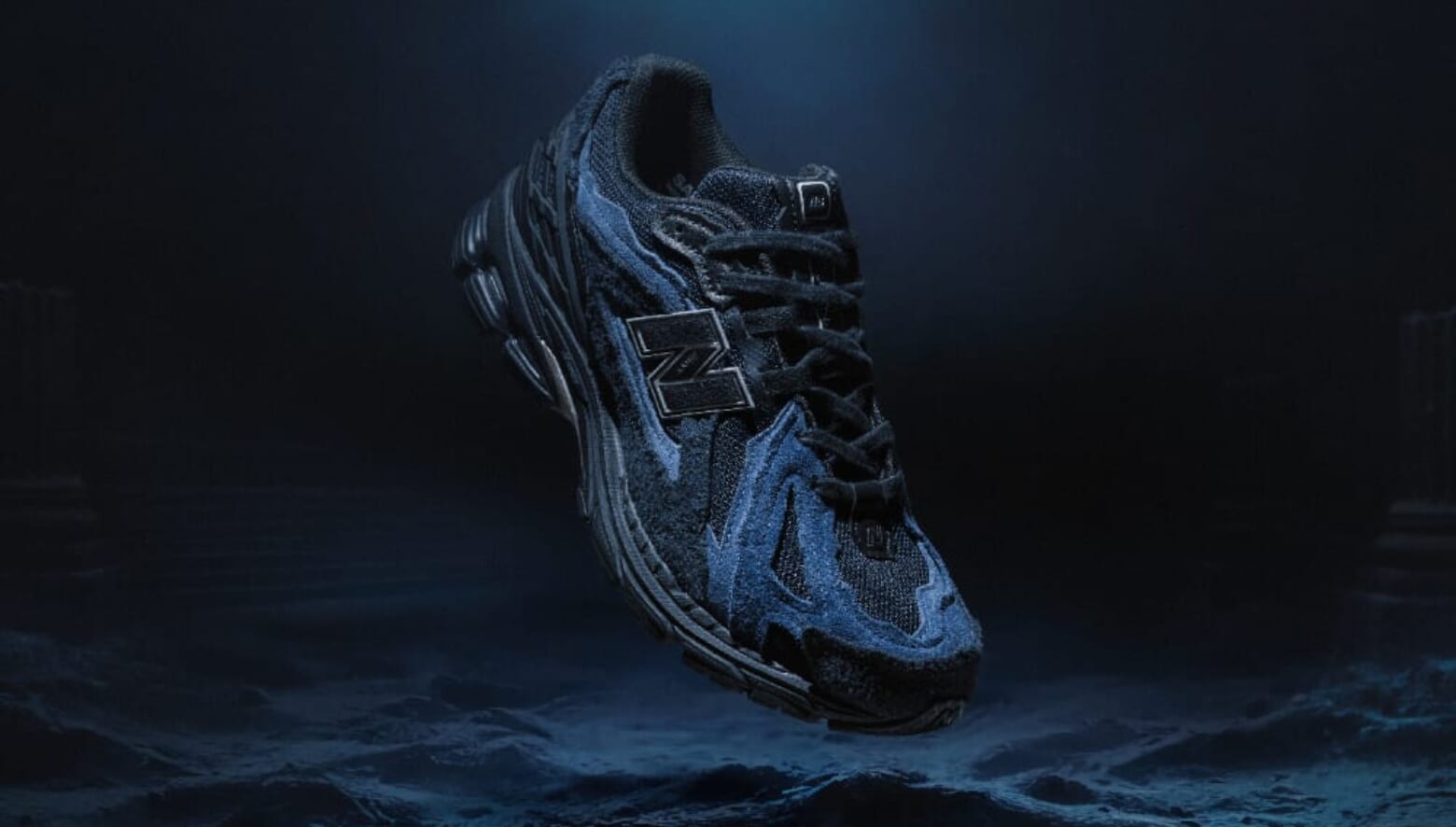 アトモス別注によるニューバランスの名作スニーカー新モデルは、“深海