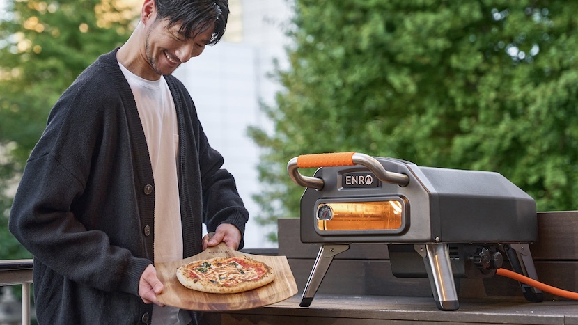 ポータブルピザ窯専門ブランド「エンロ」から、CB缶＆OD缶でも利用可能