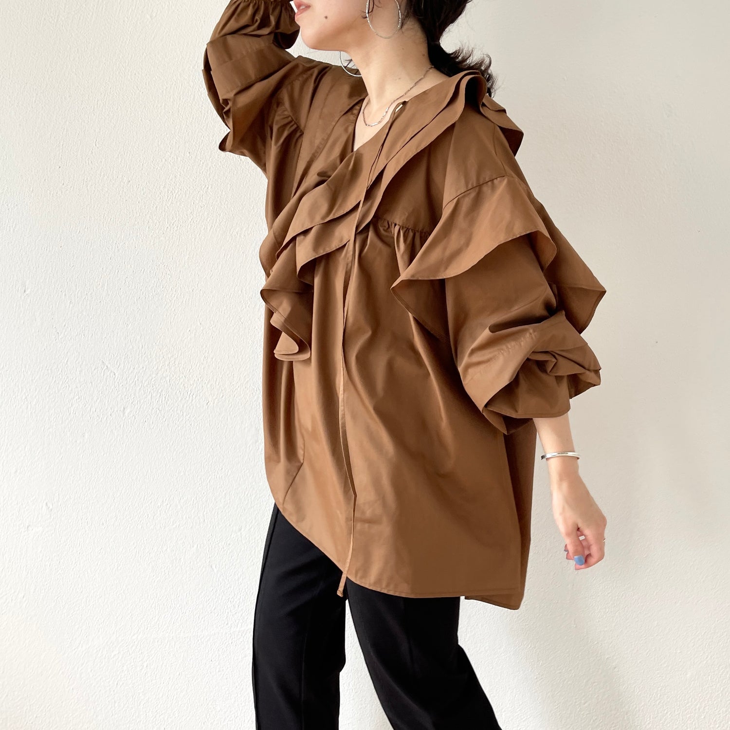 big collar frill blouse / brown （ビッグカラーフリルブラウス