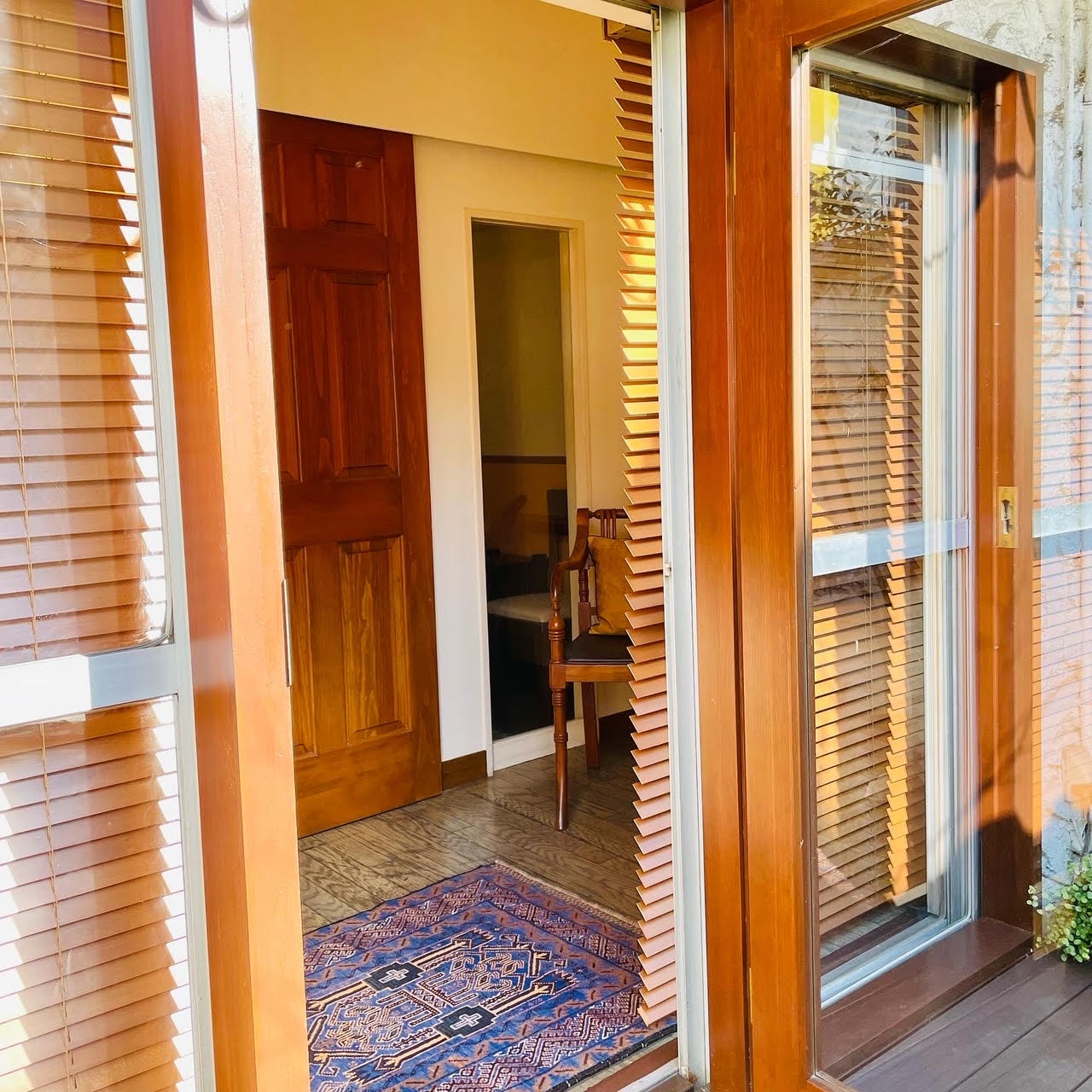 ミディアムブラウン｜納品事例｜woodblind.jp[木製ブラインド、ウッド