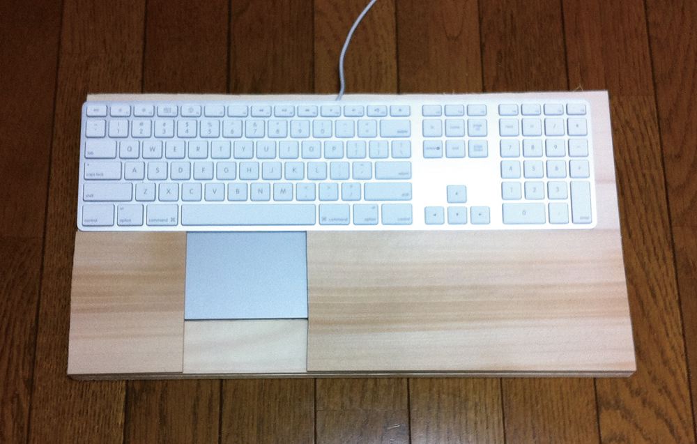 キーボードとトラックパッド（Apple Magic Trackpad）を一体化（Mac