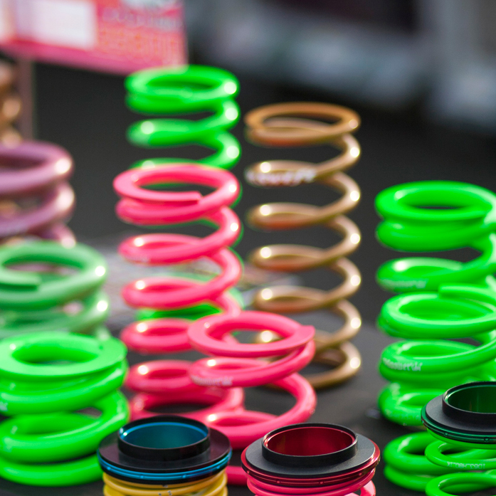 326Powerピンクヘルパースプリング とイエロースペーサー